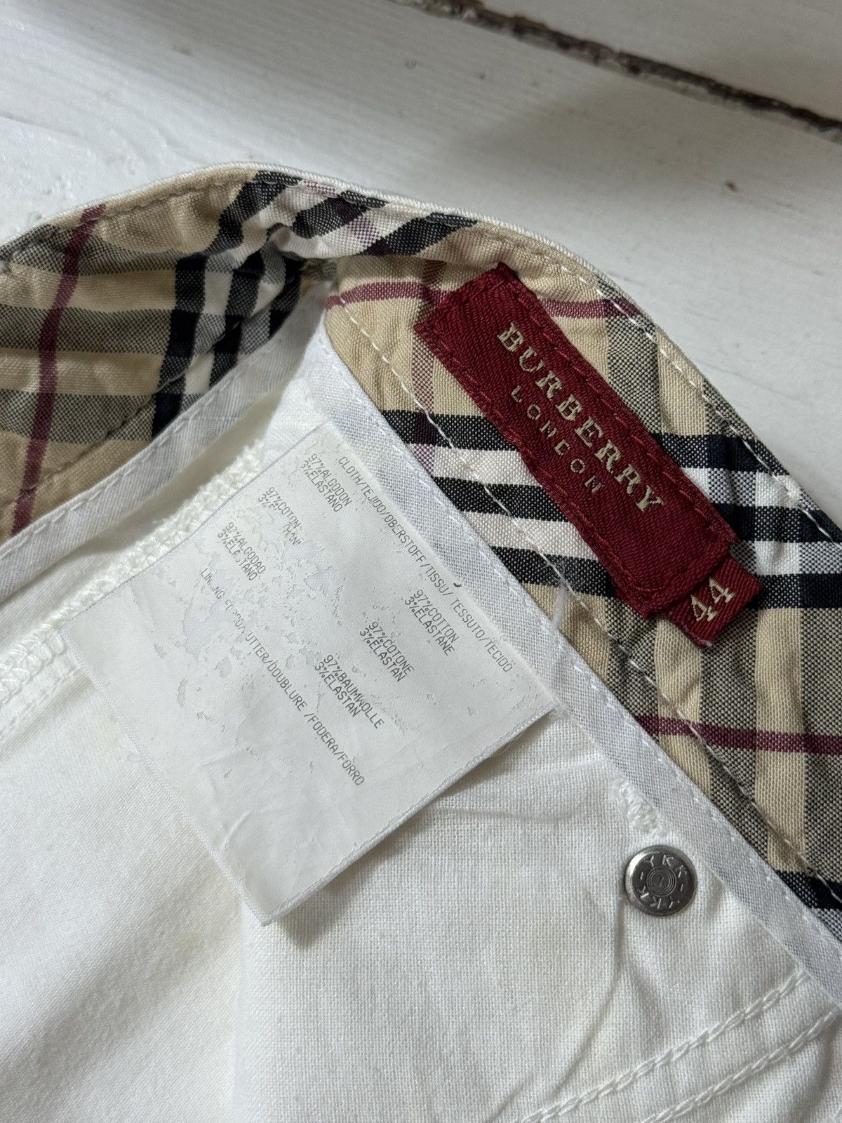 Burberry VINTAGE BURBERRY 2000s RED LABEL SHORTS Size 30" / US 8 / IT 44 - 12 Thumbnail