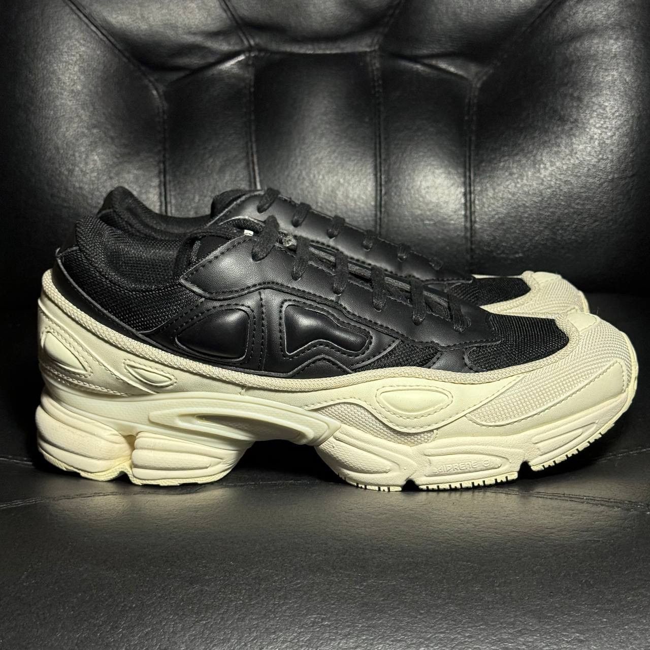 Adidas × Raf Simons 6,5us Adidas Raf Simons Ozweego Cream White Size US 6.5 / EU 39-40 - 1 Thumbnail