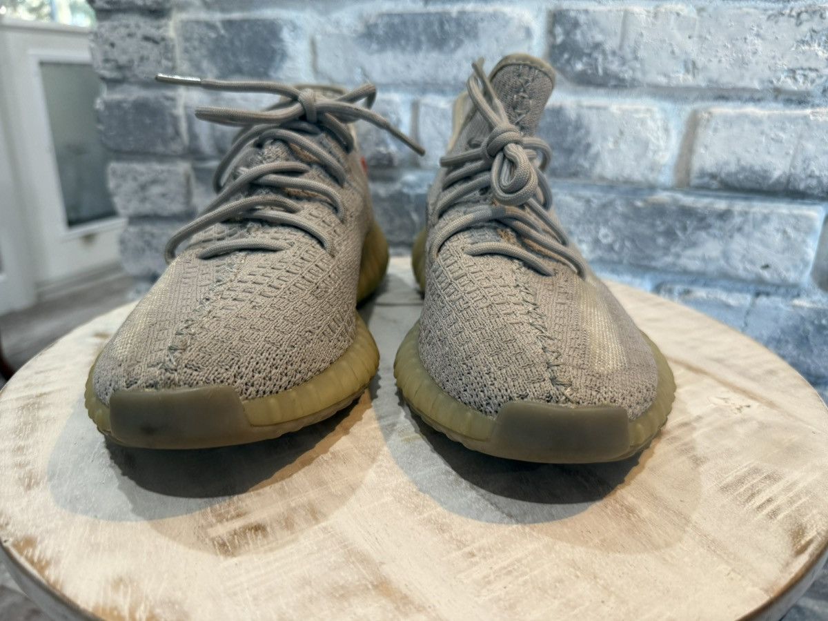 Yeezy Yeezy Adidas 350 V2 Size 9.5 FX9017 Size US 9.5 / EU 42-43 - 3 Thumbnail