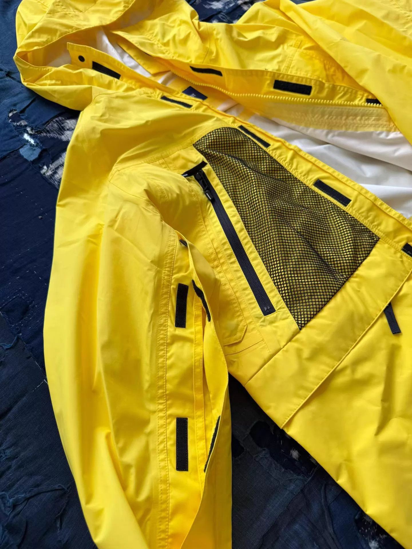 Descendant DCDT 19SS AVALANCHE 3LAYER JACKET Yellow L Size US L / EU 52-54 / 3 - 8 Thumbnail