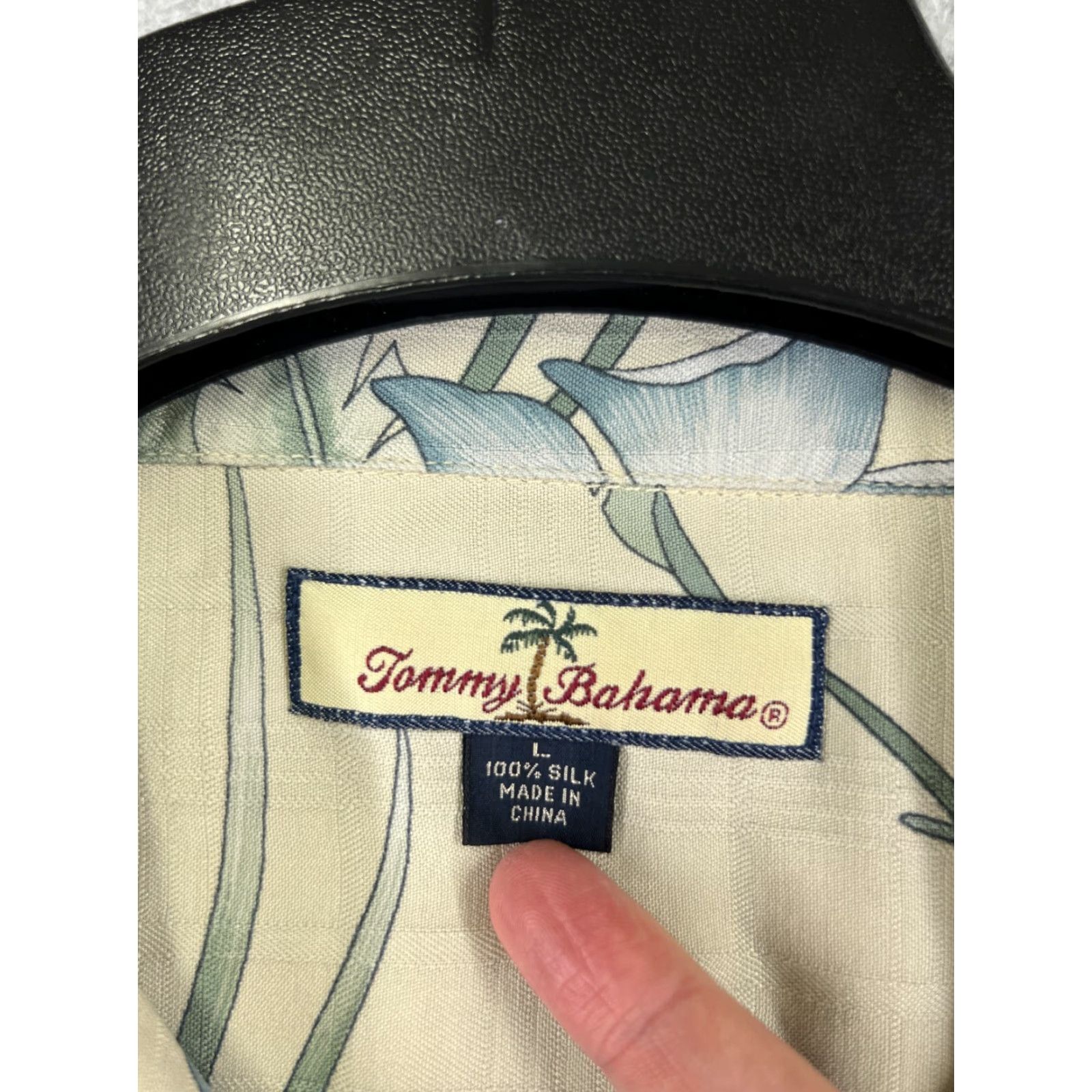 Tommy Bahama Tommy Bahama Shirt Men Large Beige Floral Button Up 100% Silk Pocket Hawaiian Size US L / EU 52-54 / 3 - 7 Thumbnail