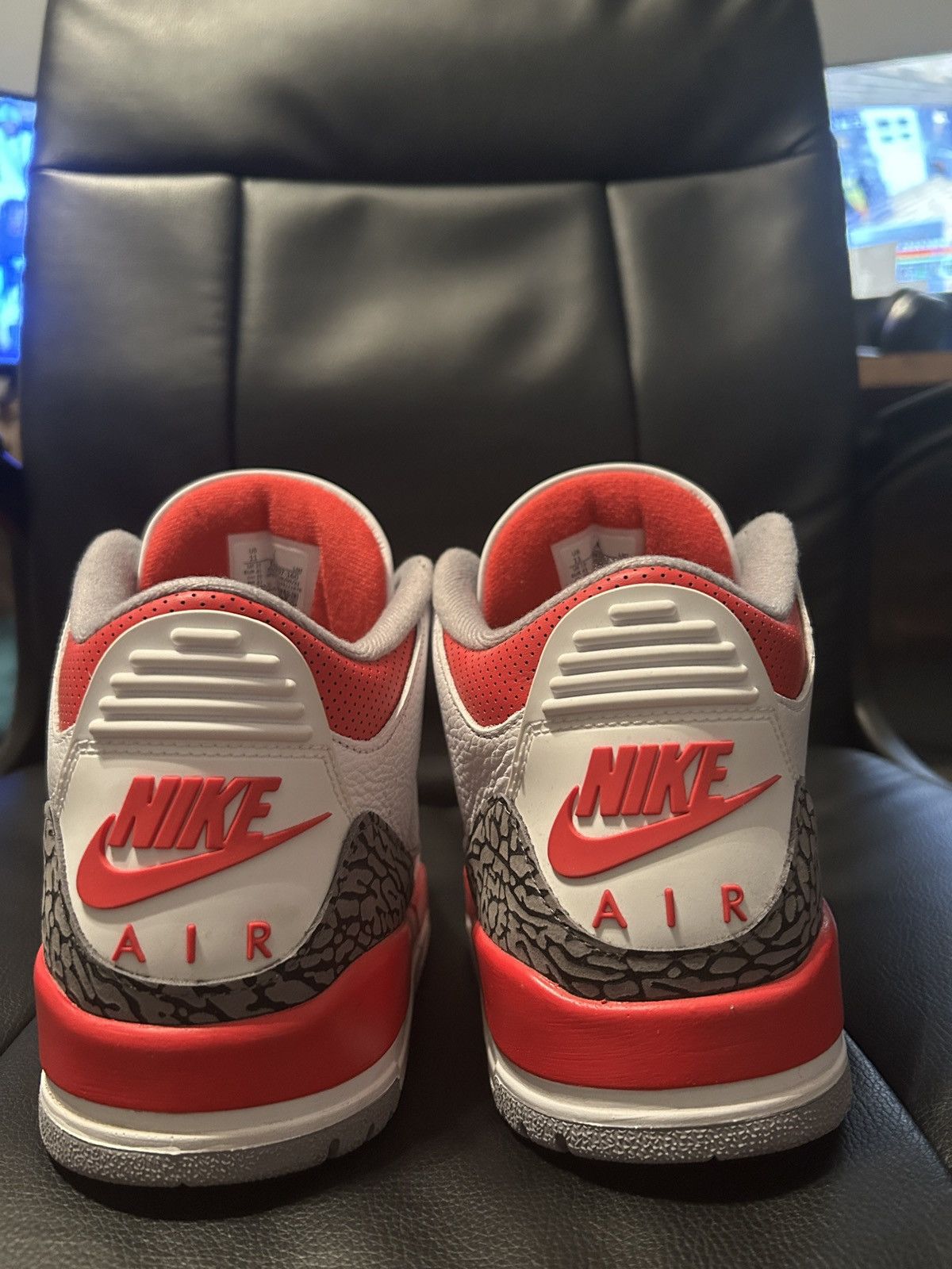 Jordan Brand Jordan 3 Retro Fire Red Size US 11 / EU 44 - 4 Thumbnail