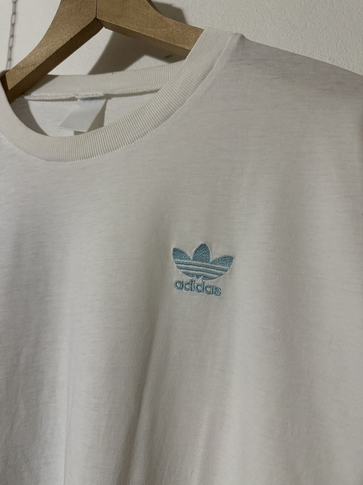 Adidas Adidas VTG🔥RARE TEE Size US XL / EU 56 / 4 - 4 Thumbnail
