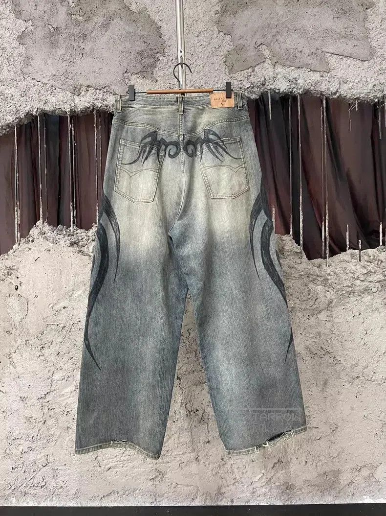 Balenciaga Balenciaga Dragon Print Denim Pants XS. Size US 26 / EU 42 - 2 Thumbnail
