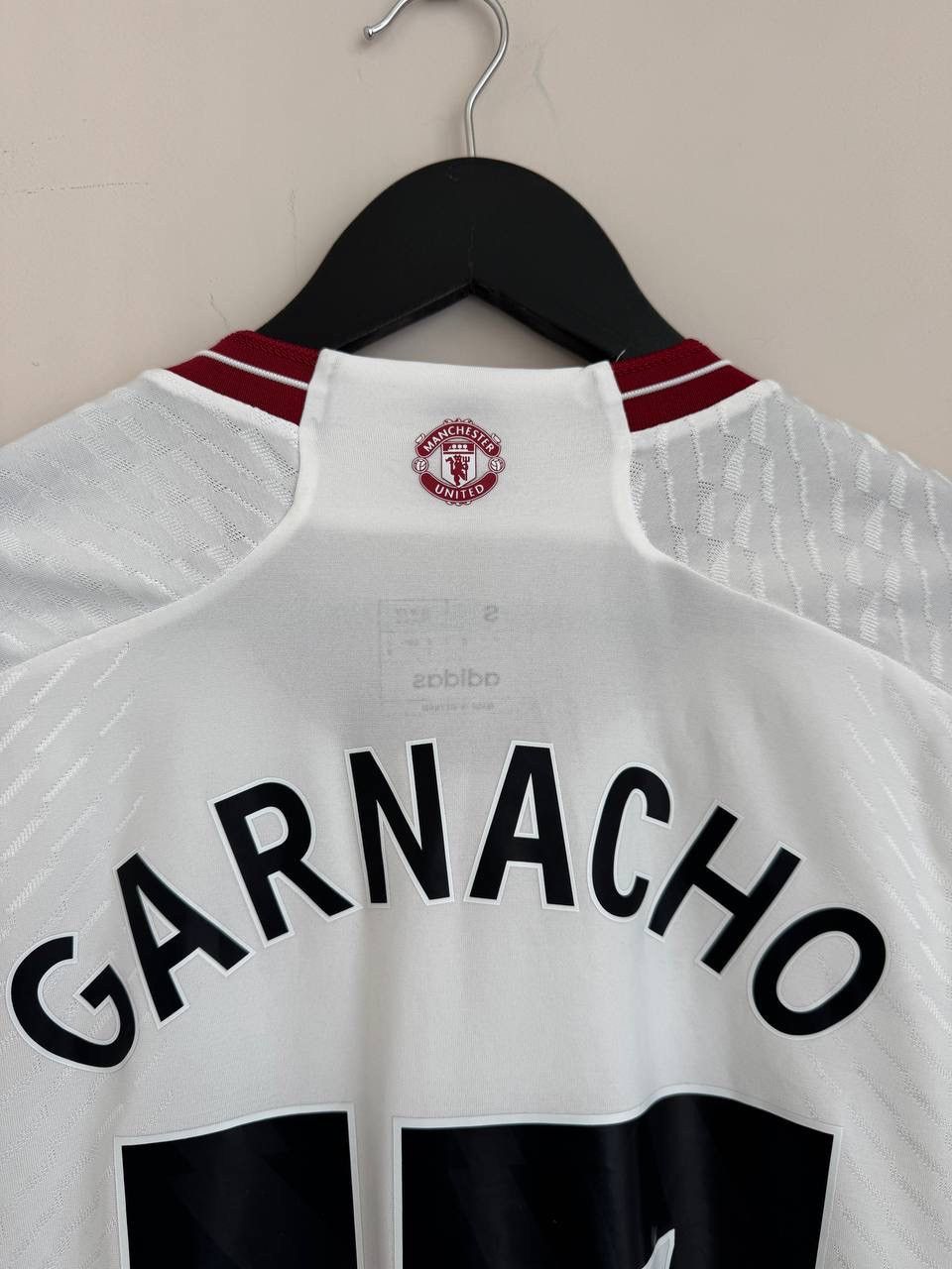 Adidas Adidas Manchester United football shirt Jersey #17 Garnacho Size US S / EU 44-46 / 1 - 8 Thumbnail