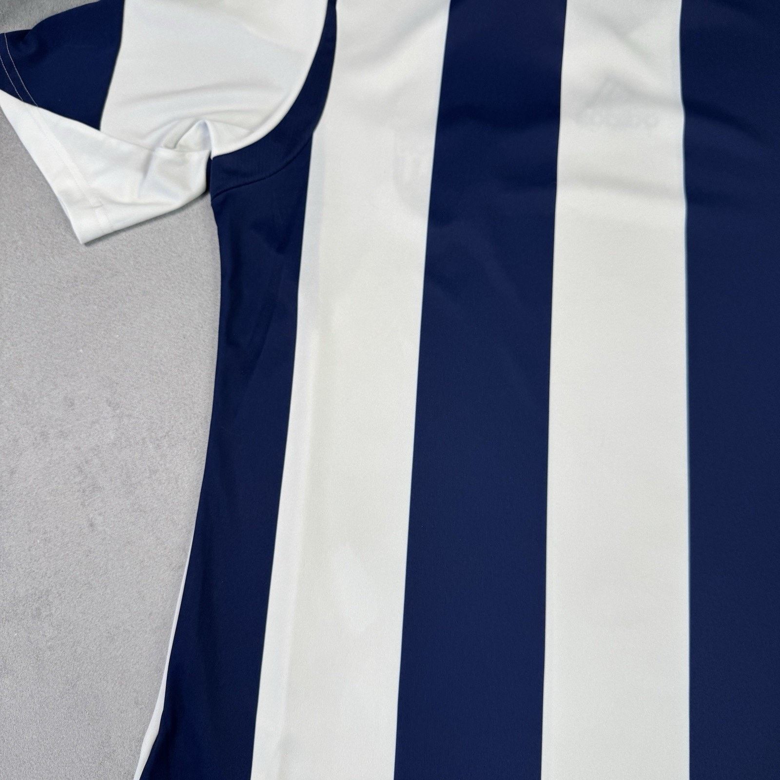 Adidas Vintage West Bromwich Albion 2013 2015 Soccer Jersey Size M Size US M / EU 48-50 / 2 - 17 Thumbnail