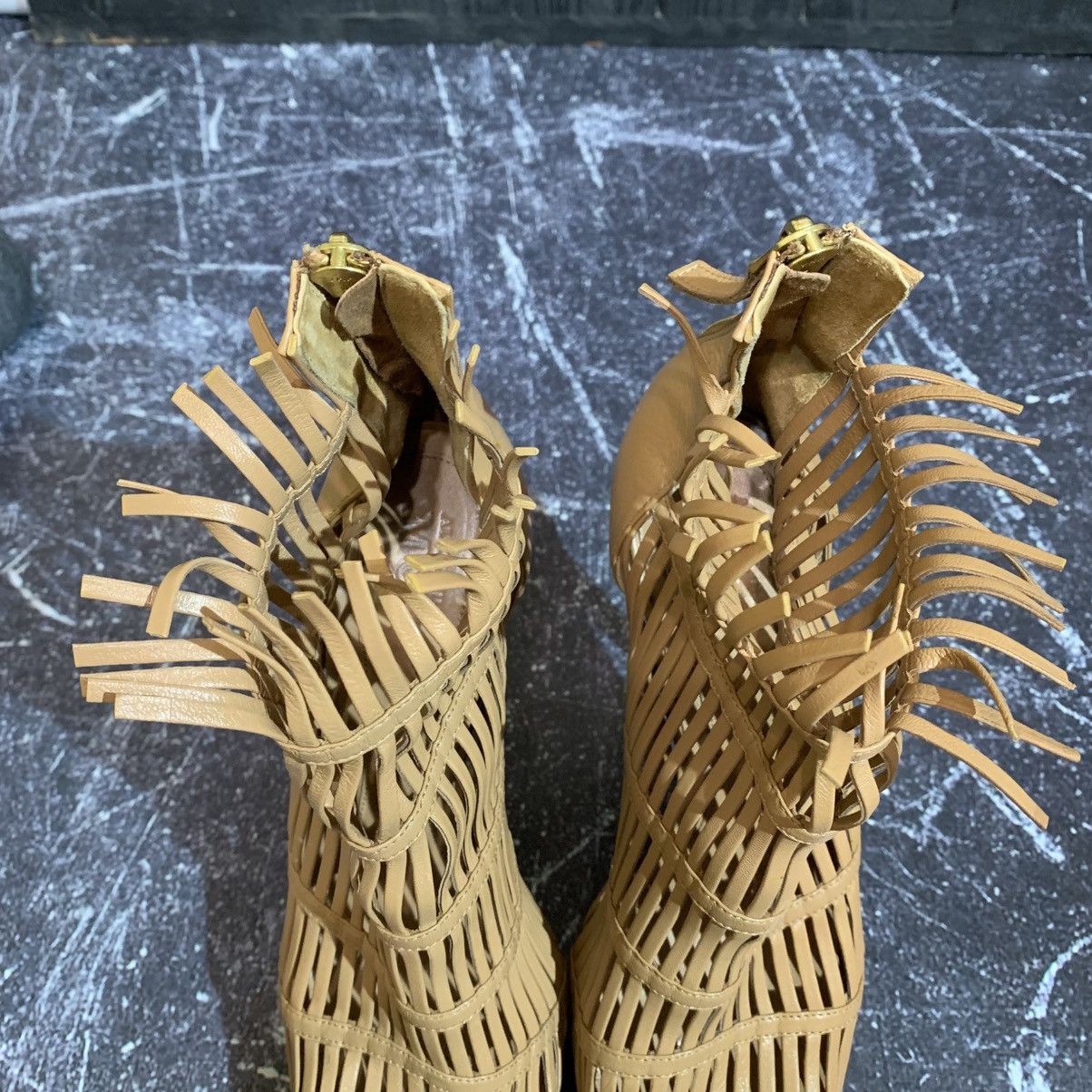 Alexander McQueen Alexander MaQueen Beige Leather Platform Cage Heels size 38 Size US 8 / IT 38 - 21 Thumbnail