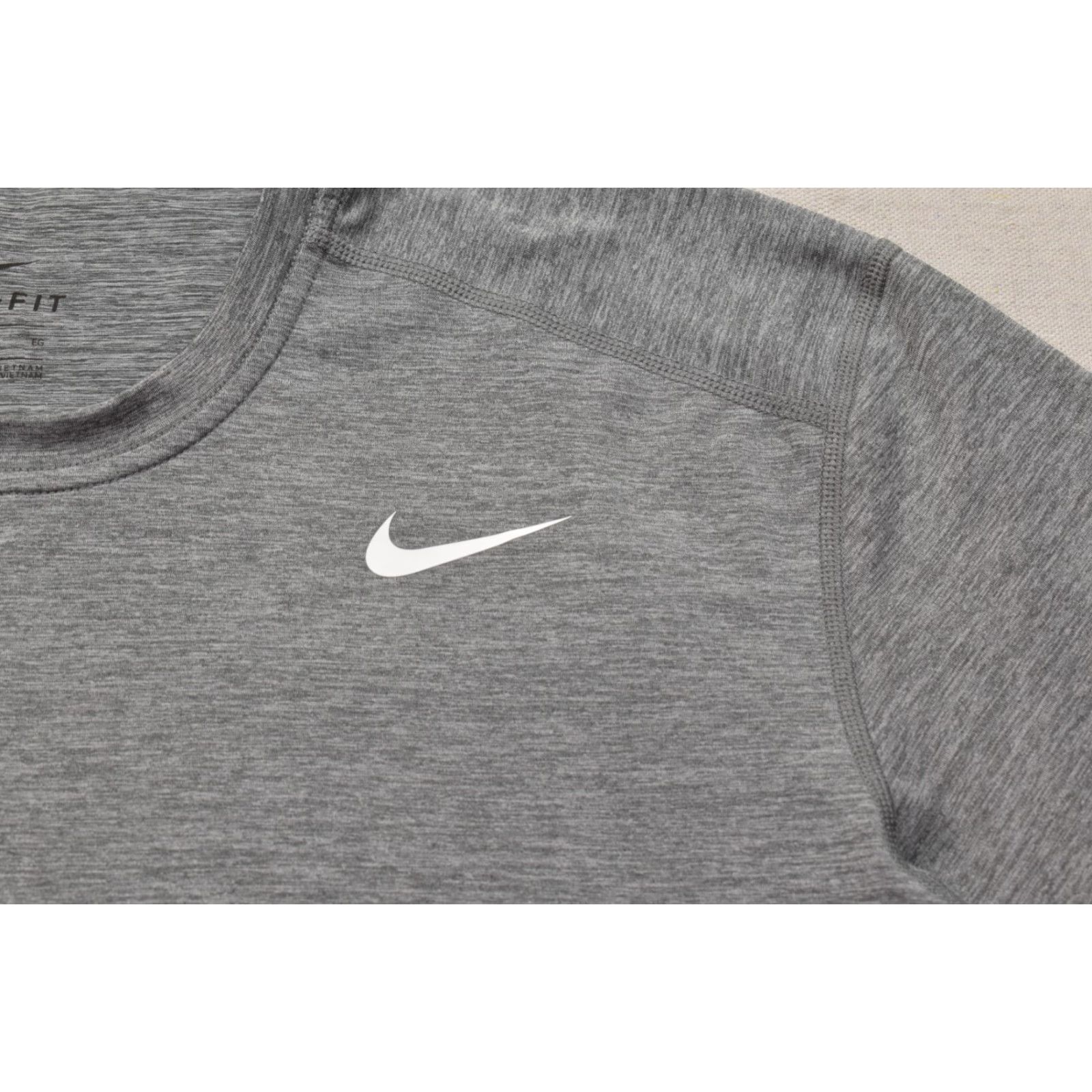 Nike Nike Dri-Fit Shirt Men XL Gray Heathered Short Sleeve Training Shirt Activewear Size US XL / EU 56 / 4 - 5 Thumbnail
