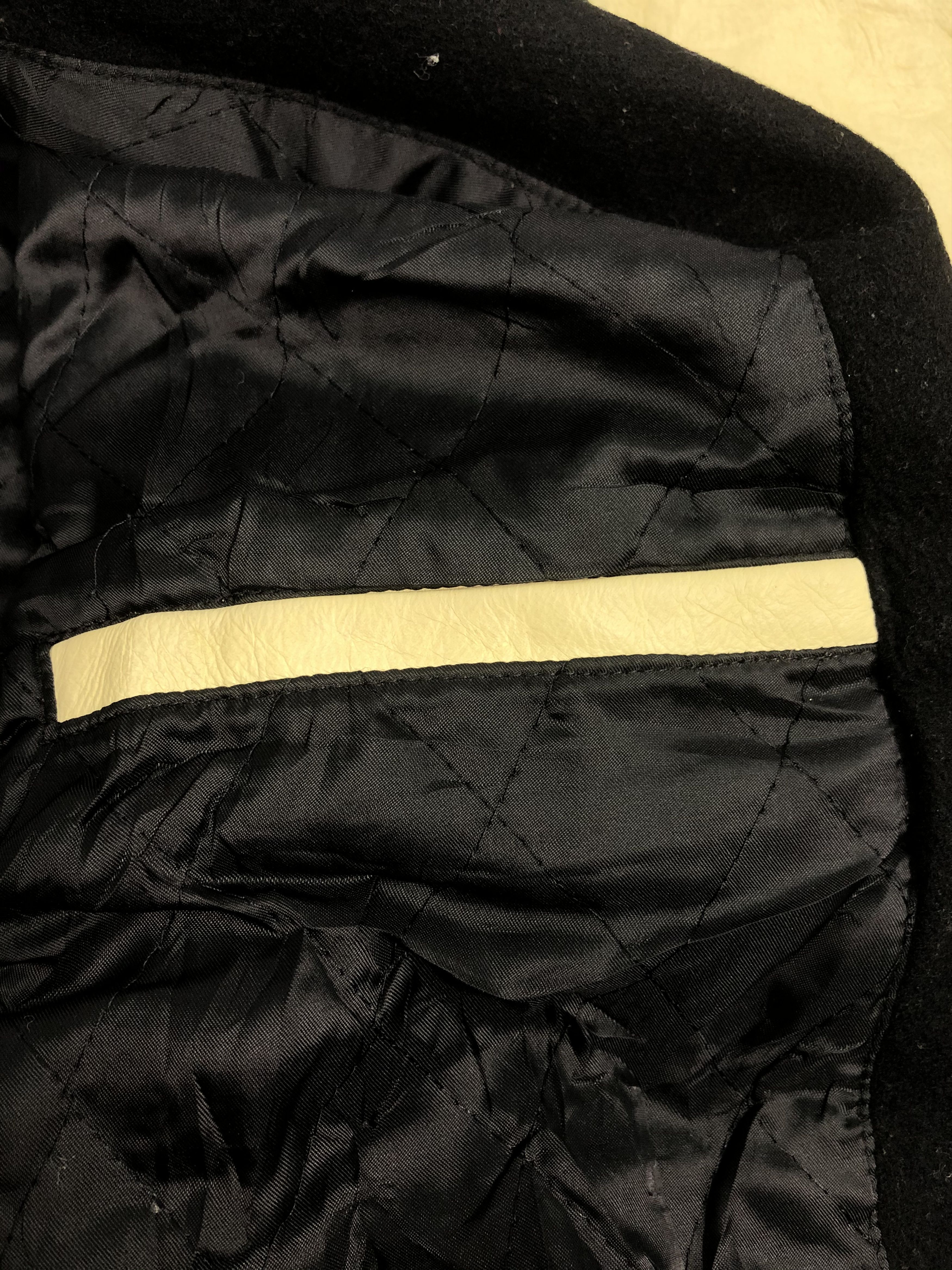Vintage Vintage 90S Varsity Synthetic Leather Jacket V0114 Size US L / EU 52-54 / 3 - 5 Thumbnail