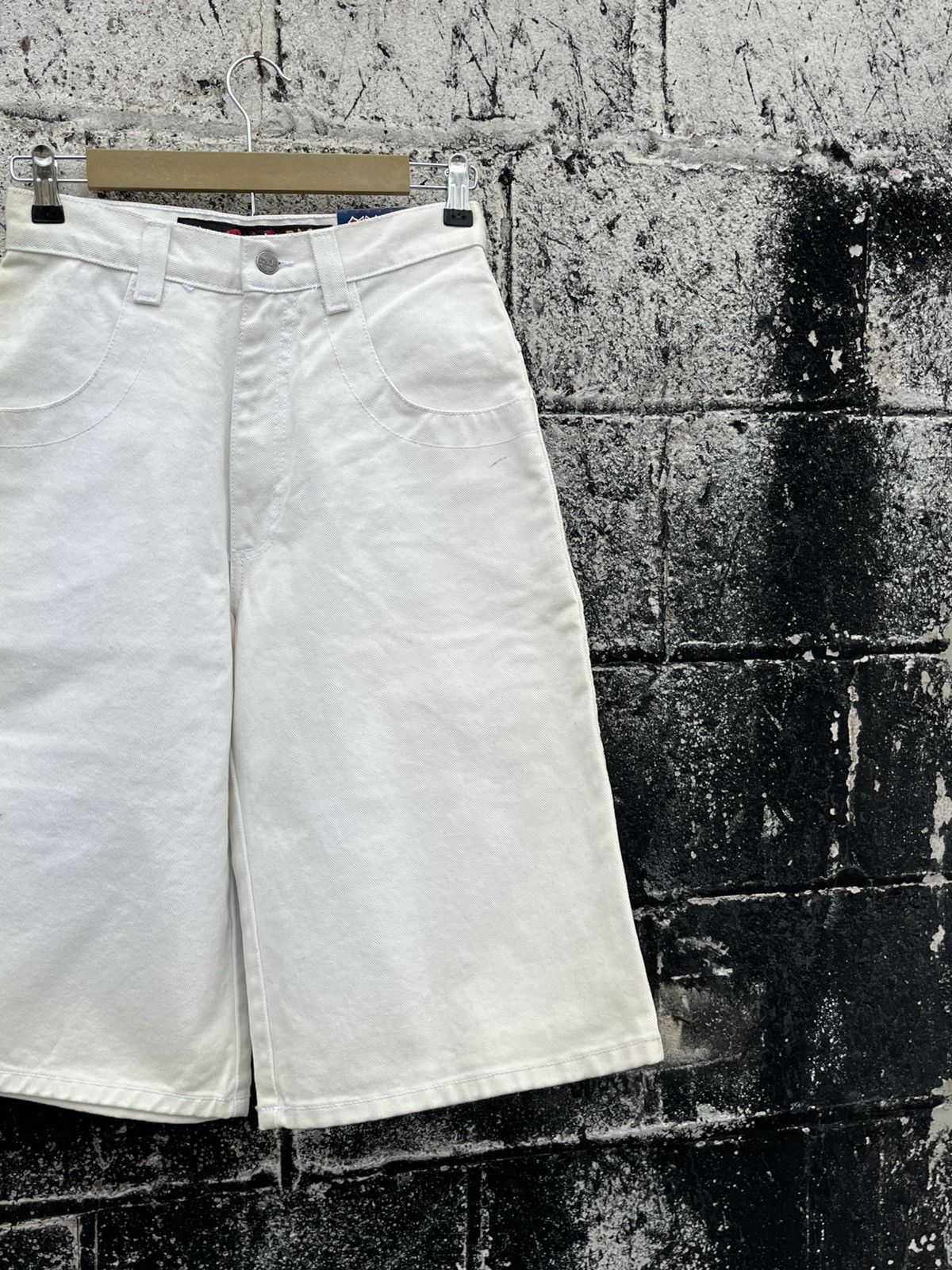 JNCO Y2K Jnco style Jynx baggy embroidered jorts rare NWT hype Size US 26 / EU 42 - 9 Thumbnail