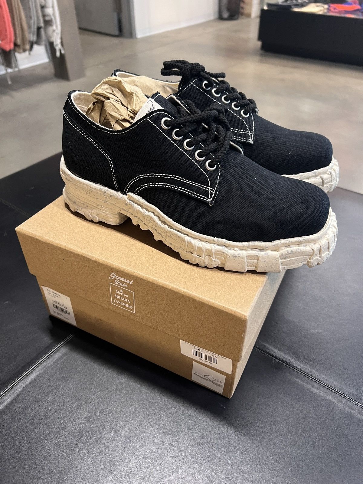 Maison MIHARA YASUHIRO MAISON MIHARA YASUHIRO Black Vintage Like Derbys Size US 7 / EU 40 - 2 Thumbnail