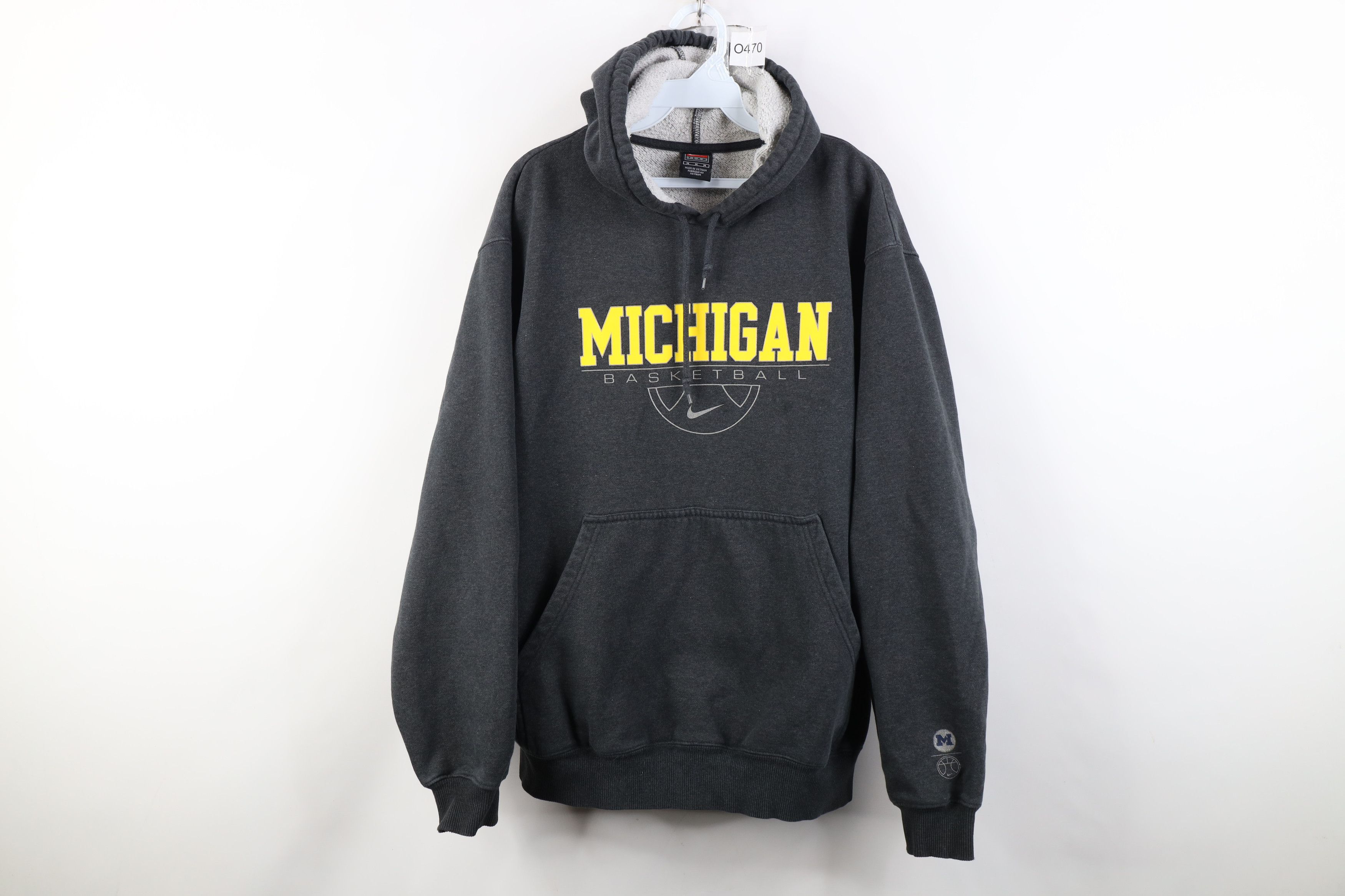 Nike Vintage Nike Swoosh University of Michigan Basketball Hoodie Size US M / EU 48-50 / 2 - 1 Thumbnail