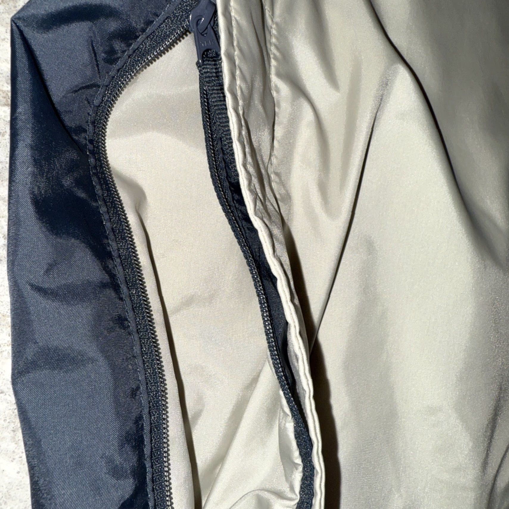 Rains Columbia Jacket Men’s M Nylon Lightweight Outdoor Hiking Windbreaker Zip Pockets Packable Dark Blue Gray Tan Logo Size US M / EU 48-50 / 2 - 7 Thumbnail