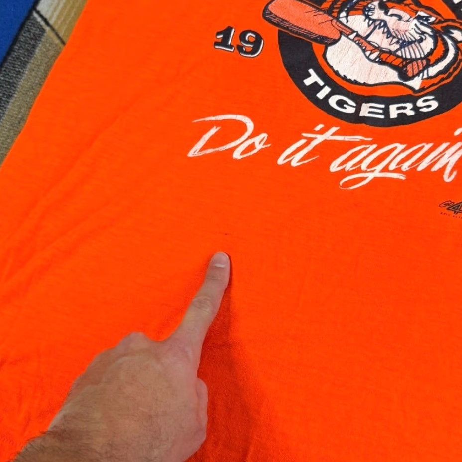 Vintage VINTAGE Detroit Tigers 1985 World Series T-Shirt MLB Baseball Shirt Men L Orange 80s Tigers Baseball MLB{"} Size US L / EU 52-54 / 3 - 4 Thumbnail