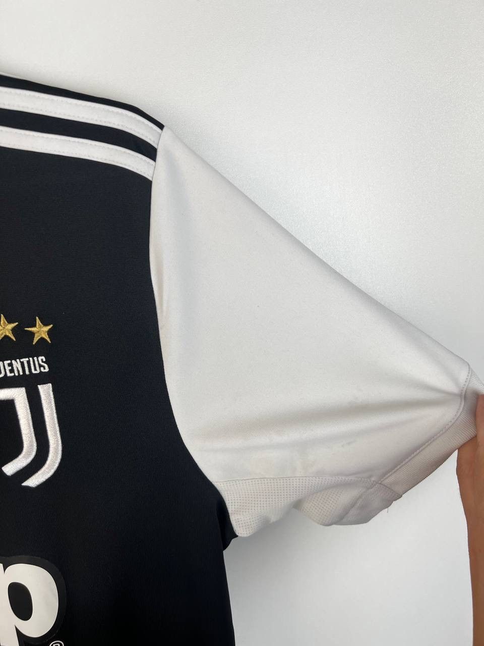 Vintage Juventus Adidas Jersey t-shirts size M Size US M / EU 48-50 / 2 - 4 Thumbnail