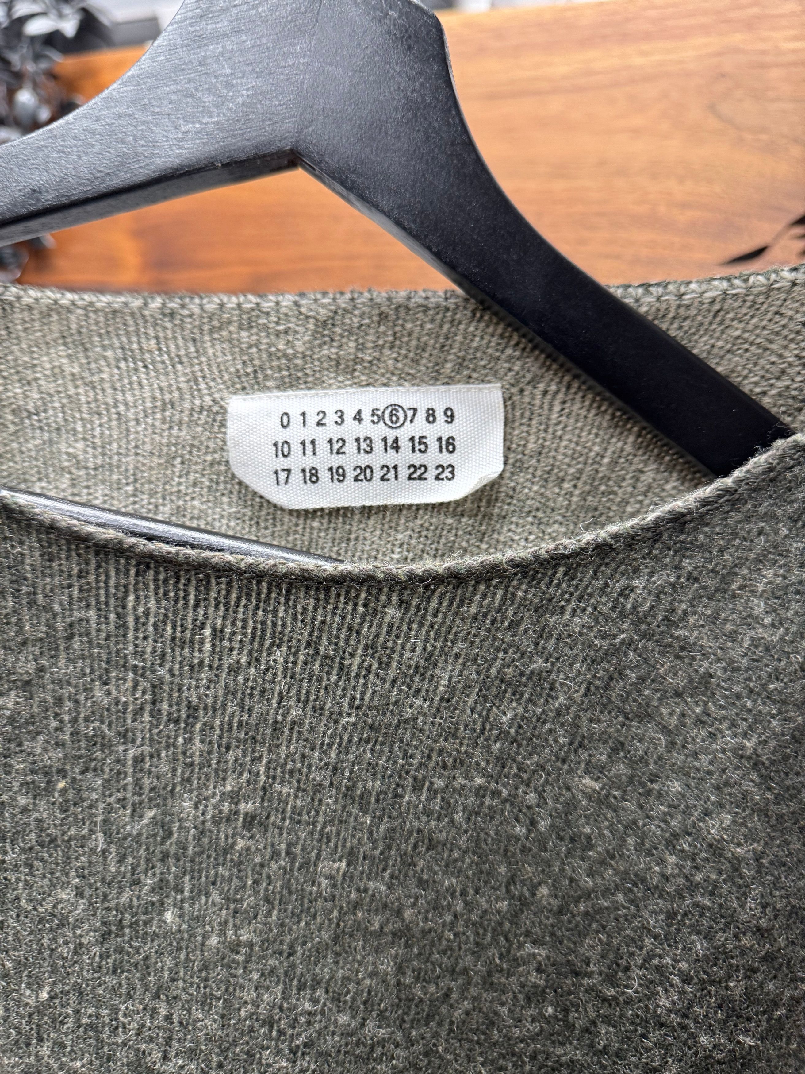 Maison Margiela 90s Maison Margiela ‘Miss Deanna’ Produced Wool Sweater Size US M / EU 48-50 / 2 - 3 Thumbnail