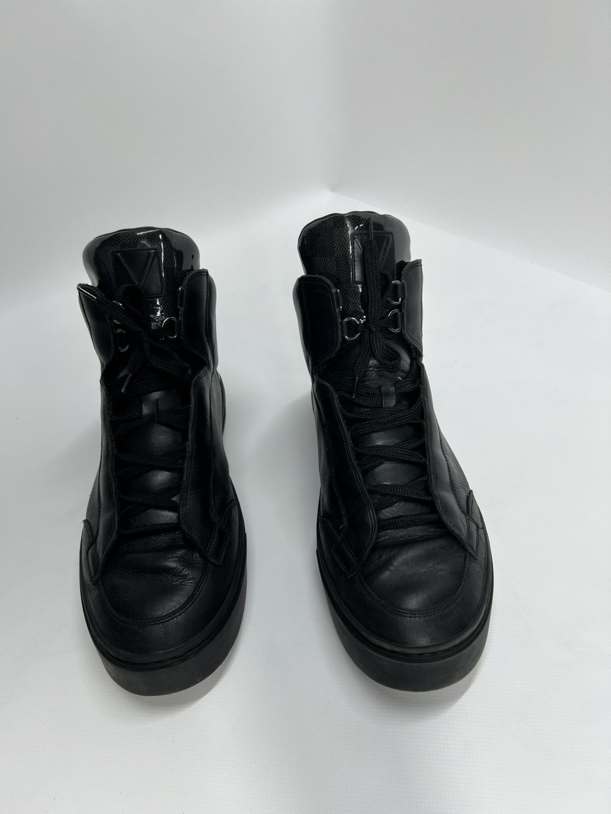 Louis Vuitton Vintage streetwear Louis Vuitton Leather Sneakers Sz UK 7.5 Size US 8.5 / EU 41-42 - 3 Thumbnail