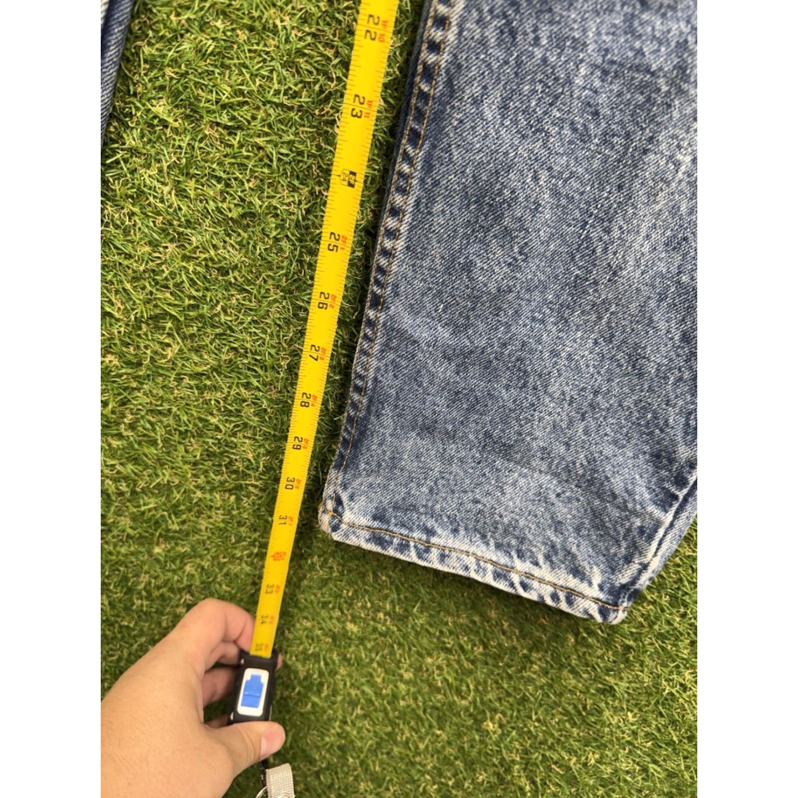 Levi's VINTAGE Levi's 550 Jeans Mens 33x32 Blue Denim Relaxed Tapered USA 90s Jeans Mens 90s Levi's 550 Size US 33 - 7 Thumbnail