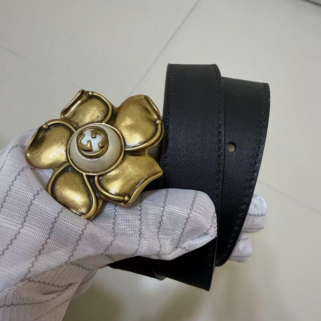 Gucci Gucci Pearl Flower Leather Belt Size ONE SIZE - 1 Thumbnail