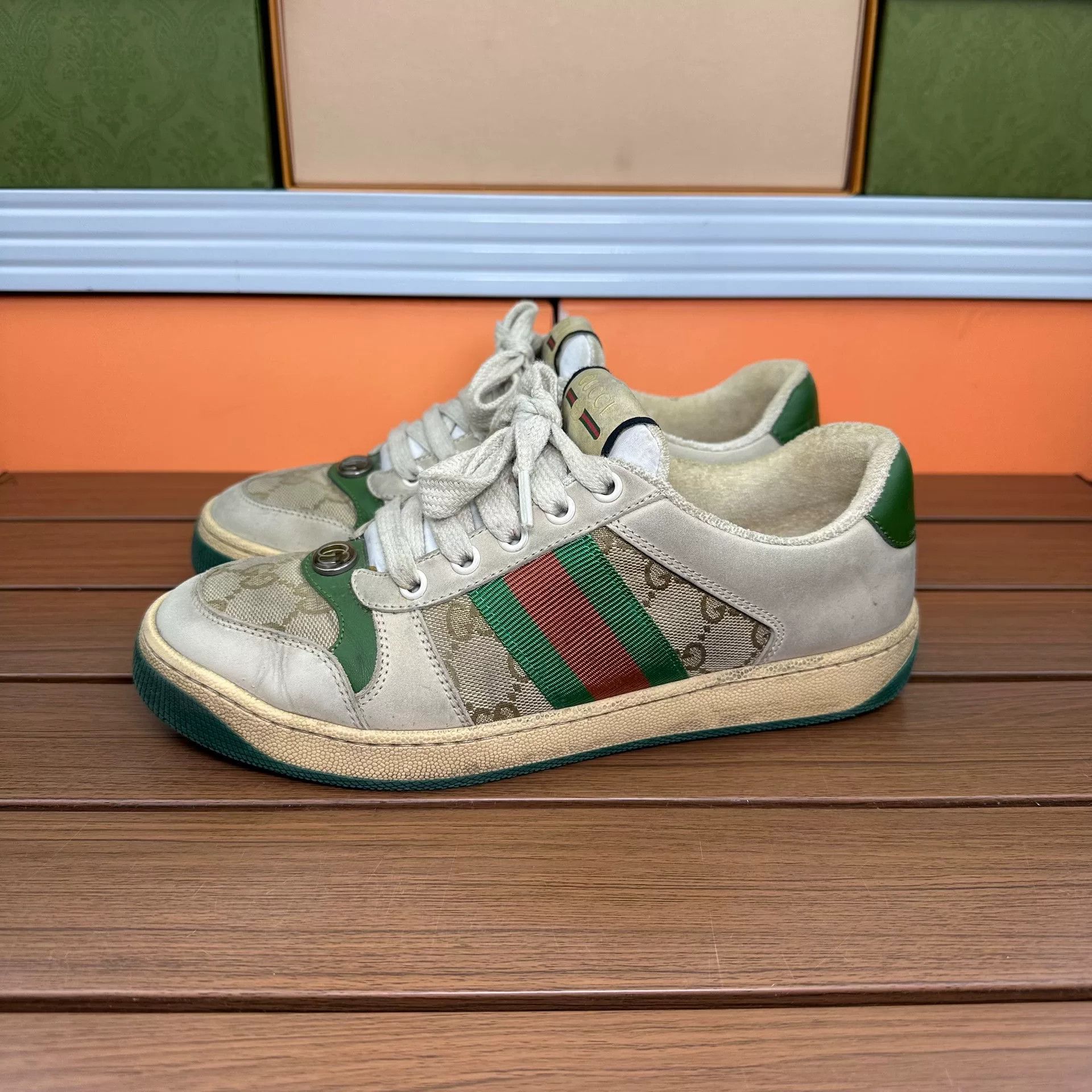 Gucci Gucci Distressed Green Lowtop Sneakers it_37 Women Size US 7 / IT 37 - 1 Thumbnail