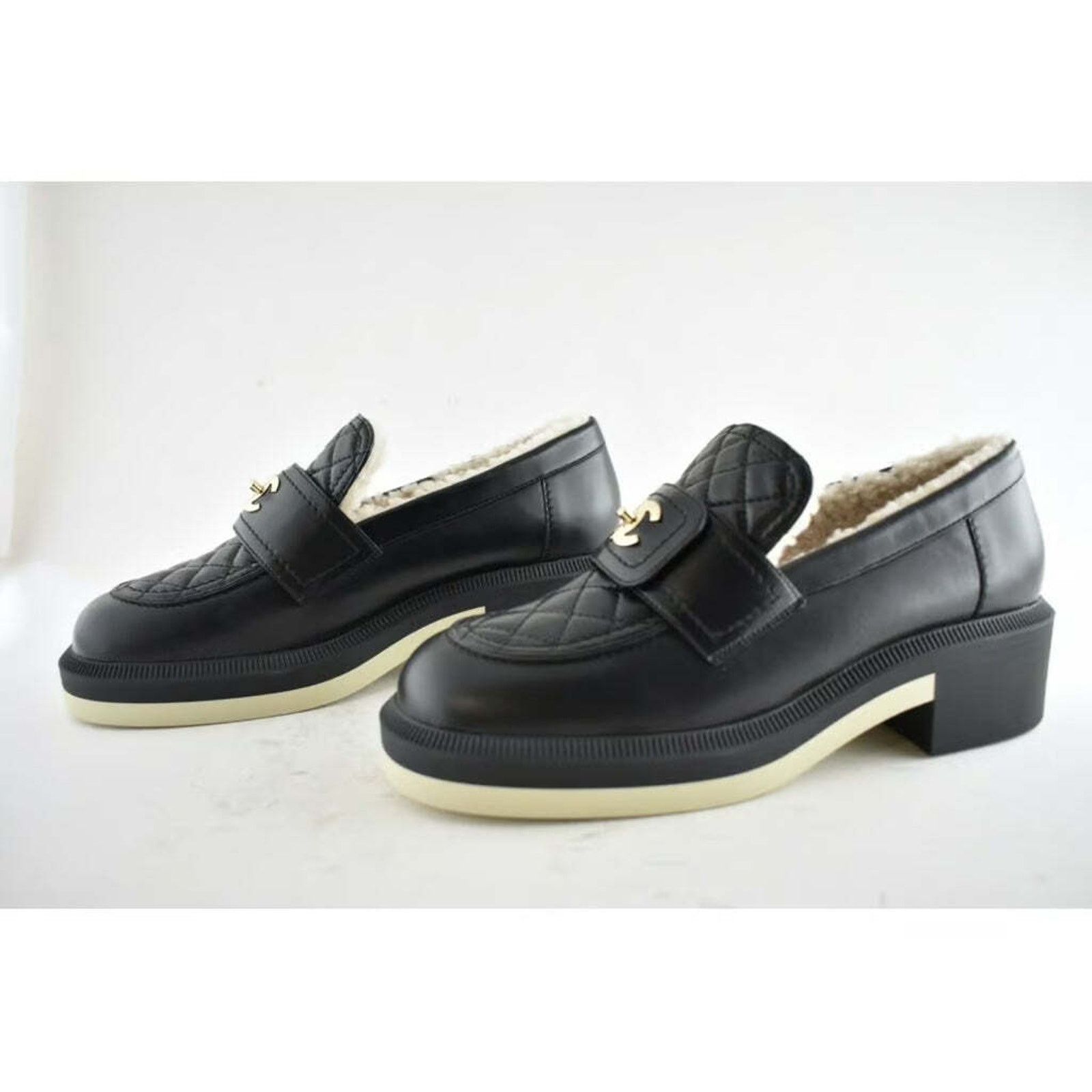 Chanel 21B Quilted Turnlock CC Shearling Fur Mule Flat Loafer 42 Size US 12 / IT 42 - 9 Thumbnail