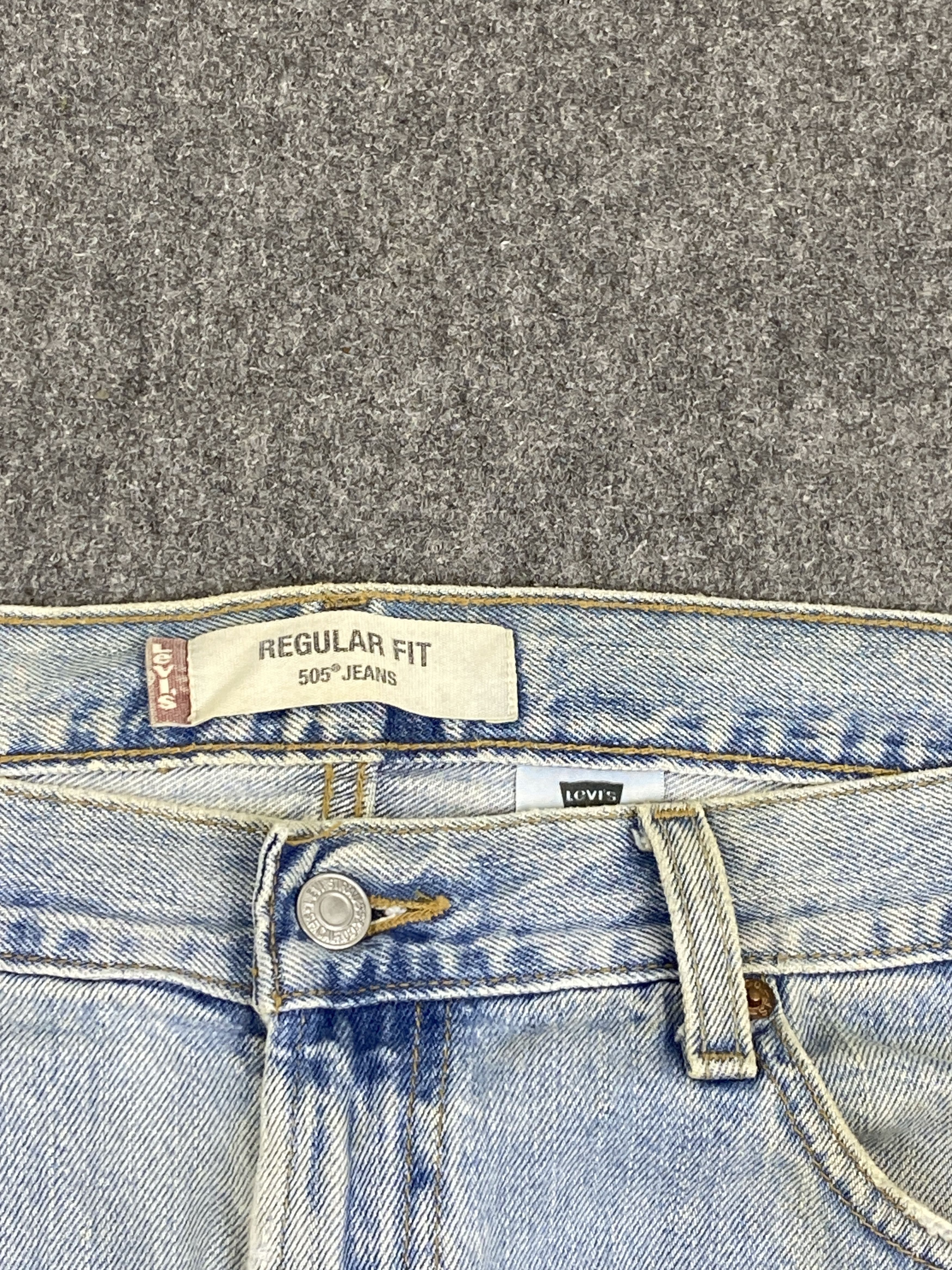 Levi's × Vintage Vintage Levis 505 Rusty Light Blue Jeans Size US 35 - 10 Thumbnail