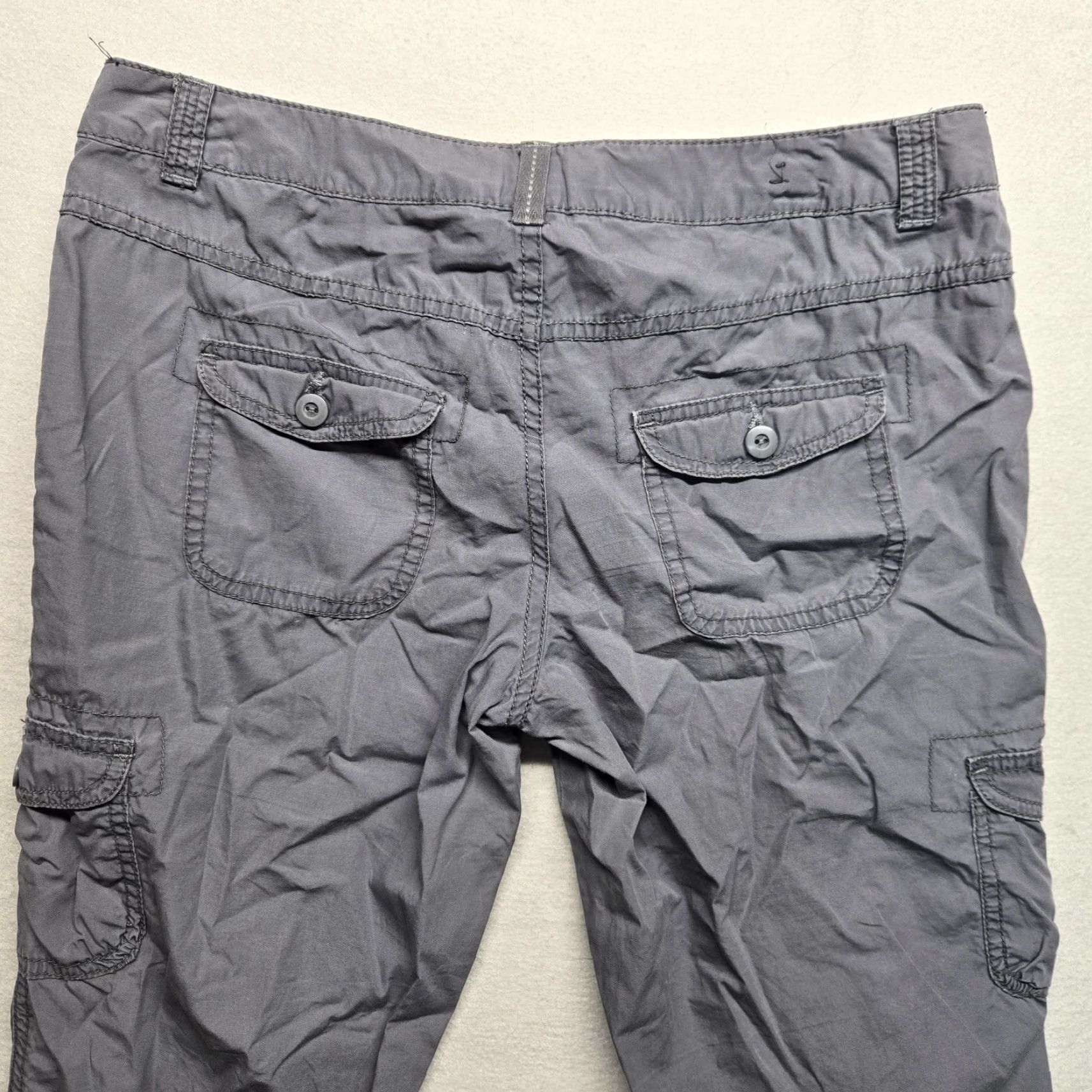 Ocean Pacific OP Ocean Pacific Capris Solid Gray Cropped Pants Women's 7 Tapered Cropped Pants 7 Ladies Gray Ocean Pacific Capris Size 28" / US 6 / IT 42 - 8 Thumbnail