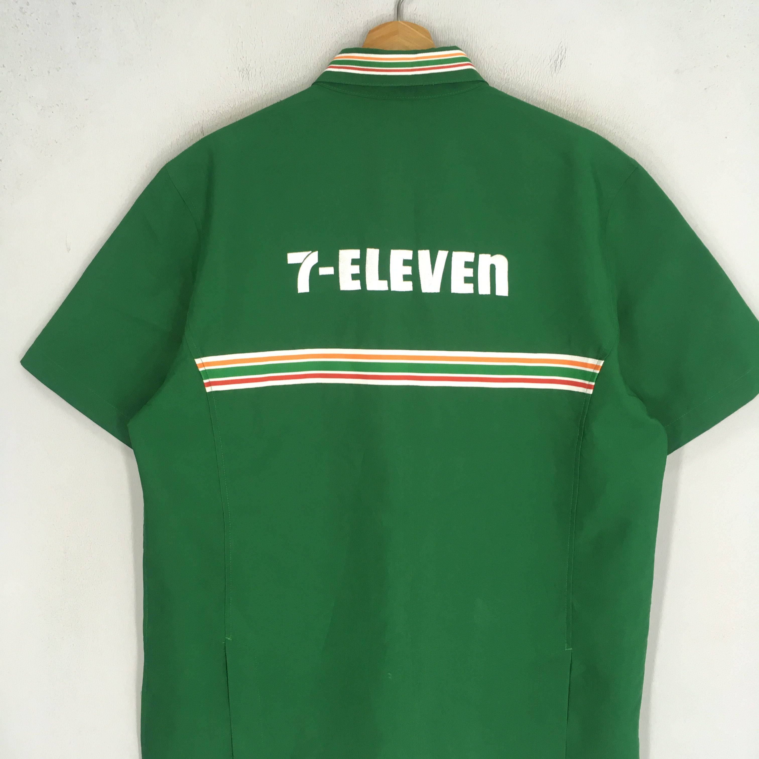 Japanese Brand Vintage 7-Eleven Workers Shirt Zipper Three Pocket Size US L / EU 52-54 / 3 - 9 Thumbnail