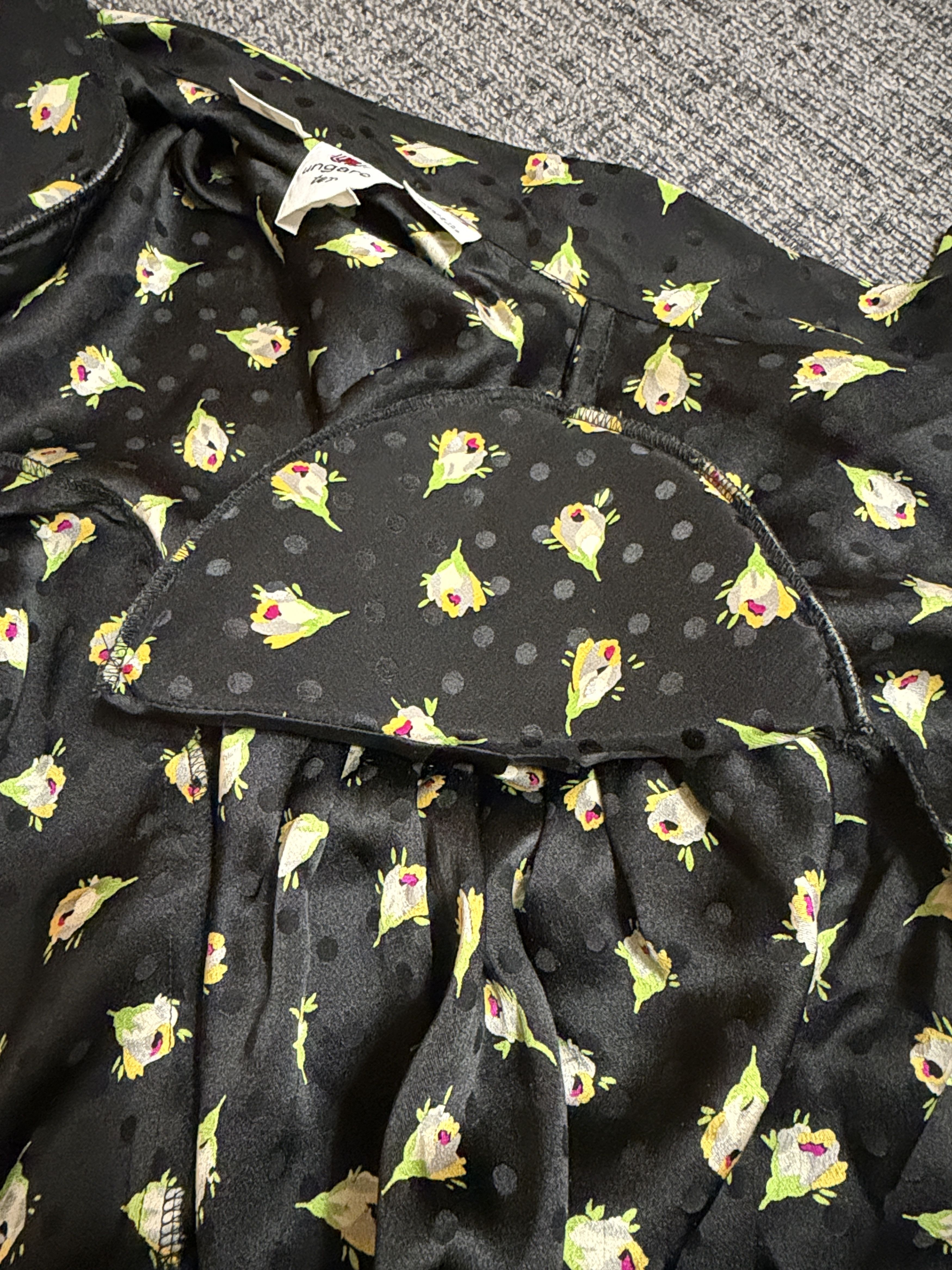 Emanuel Ungaro ntage Ungaro Black Floral silk blouse, sz 6 Size S / US 4 / IT 40 - 7 Thumbnail