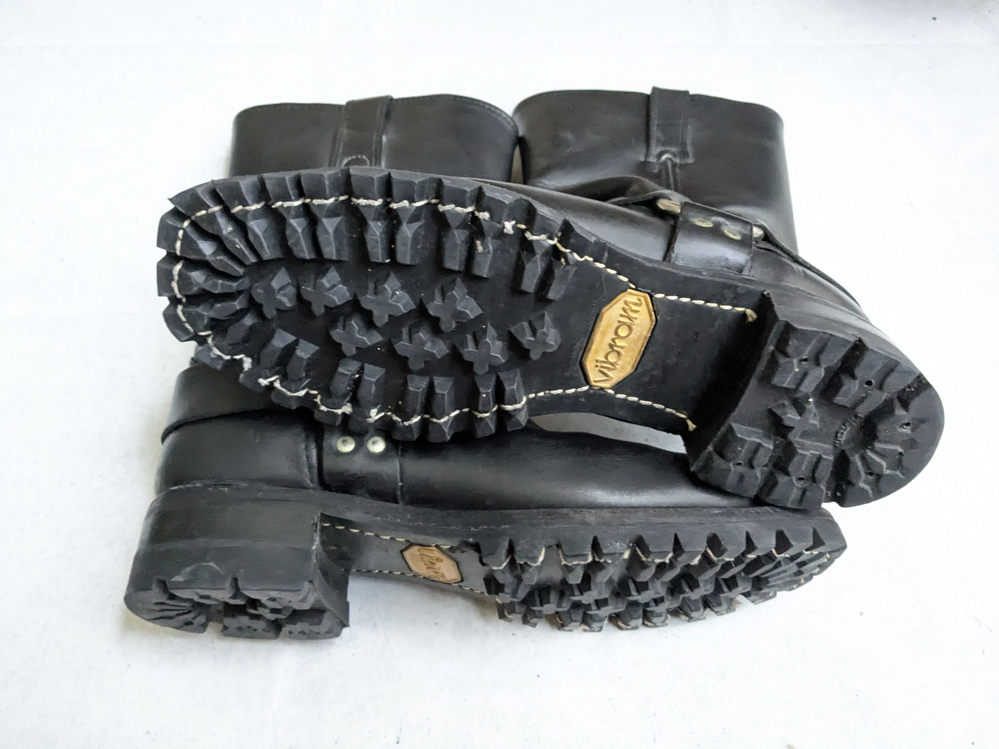 Frye Frye Harness Boots Black Leather 10.5 M Vibram Size US 10.5 / EU 43-44 - 13 Thumbnail
