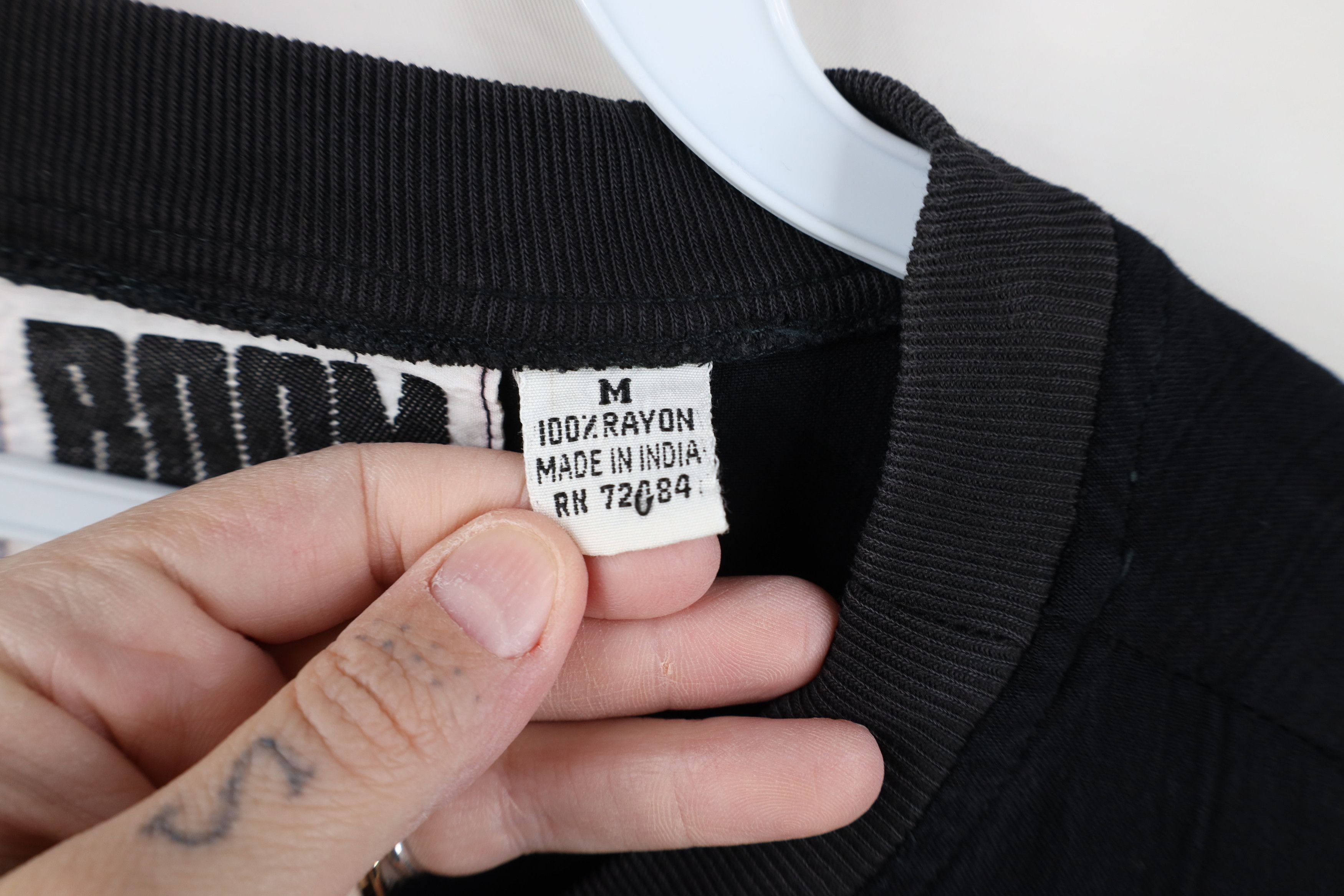 Vintage Vintage 90s Streetwear Gauzy Rayon Knit Pocket T-Shirt Black Size US M / EU 48-50 / 2 - 8 Thumbnail