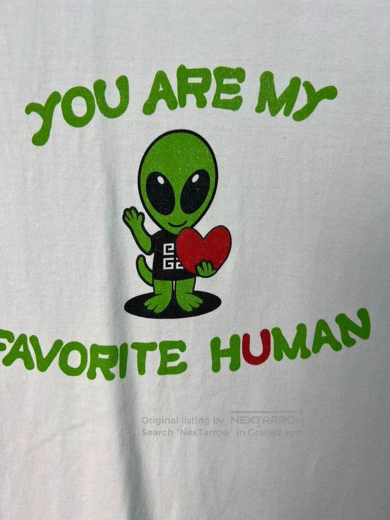 Givenchy Givenchy White Alien Print T-Shirt Size US M / EU 48-50 / 2 - 3 Thumbnail