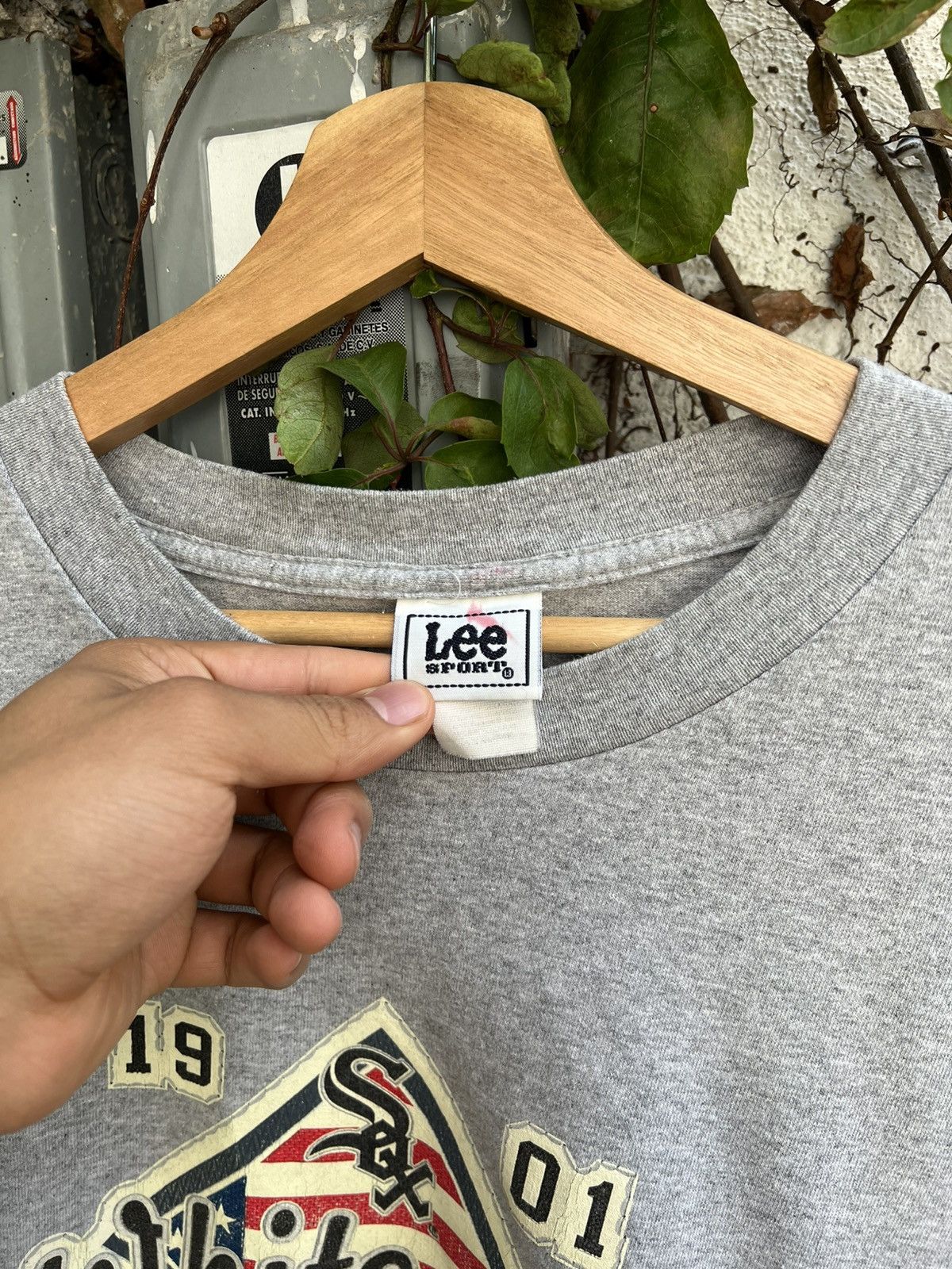 Lee 2004 MLBP White Sox Baseball Tee Size US XL / EU 56 / 4 - 4 Thumbnail