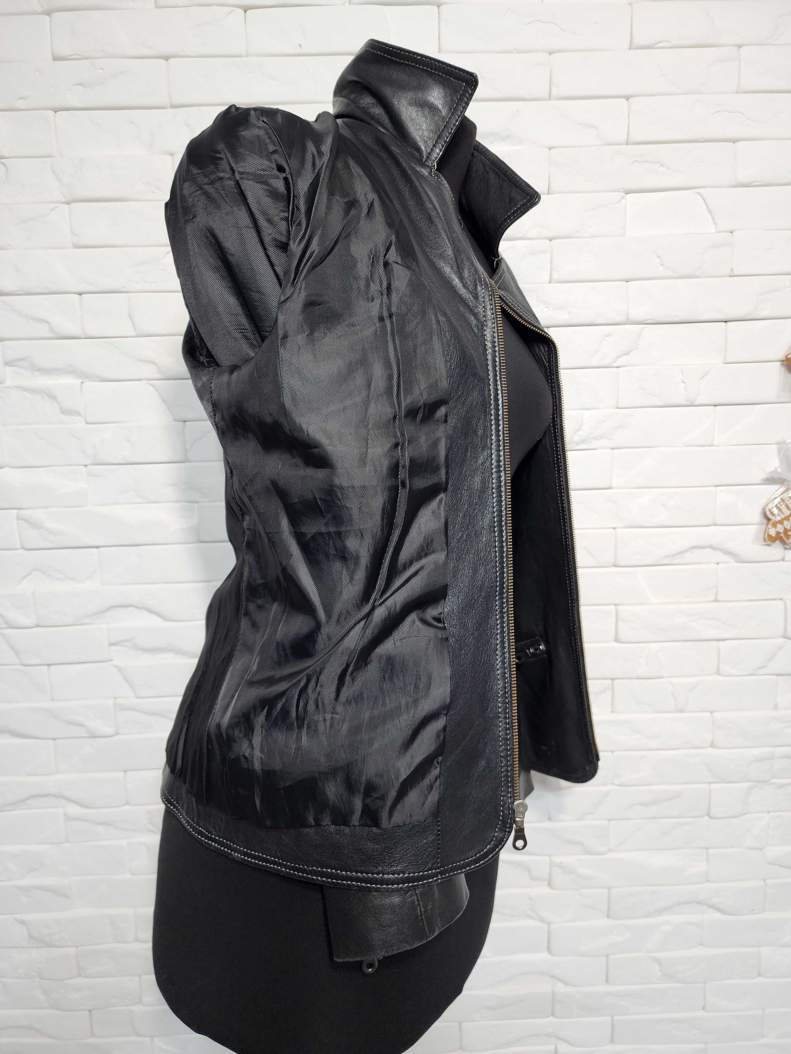 Other Black Leather Jacket: Women's Metal Zipper Coat Size M / US 6-8 / IT 42-44 - 8 Thumbnail