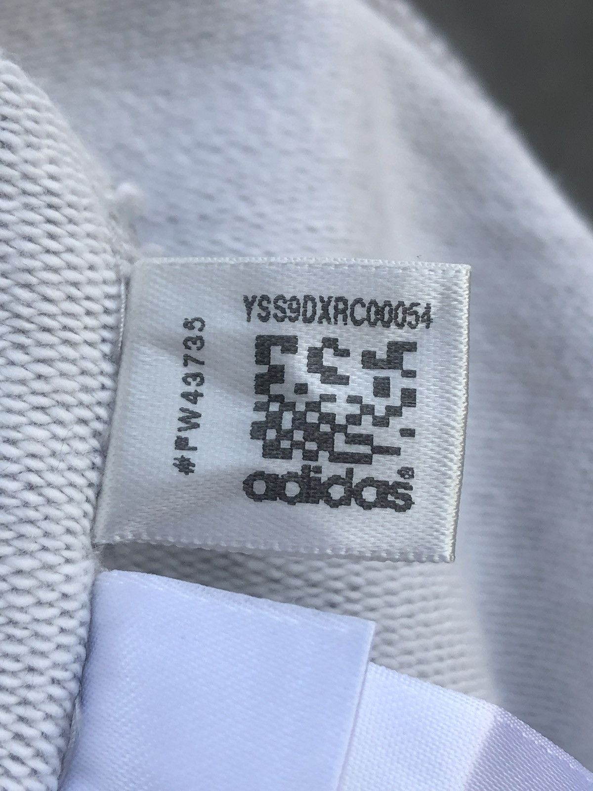 Y-3 Y-3 Yohji Yamamoto x Adidas women’s crop tops sweaters Size L / US 10 / IT 46 - 10 Thumbnail