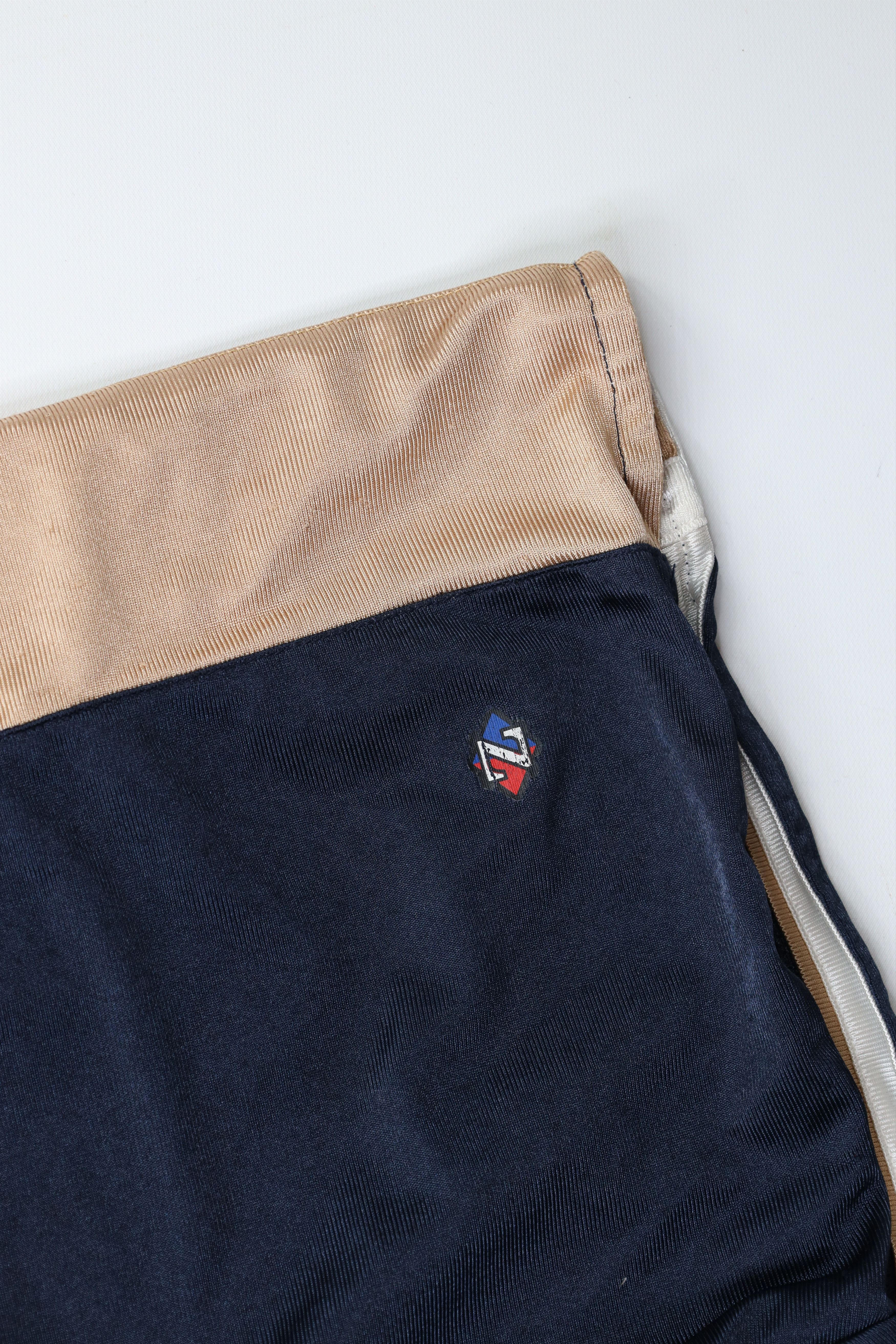 Vintage Vintage 90s Streetwear Reversible Above Basketball Shorts Size US 36 / EU 52 - 11 Thumbnail
