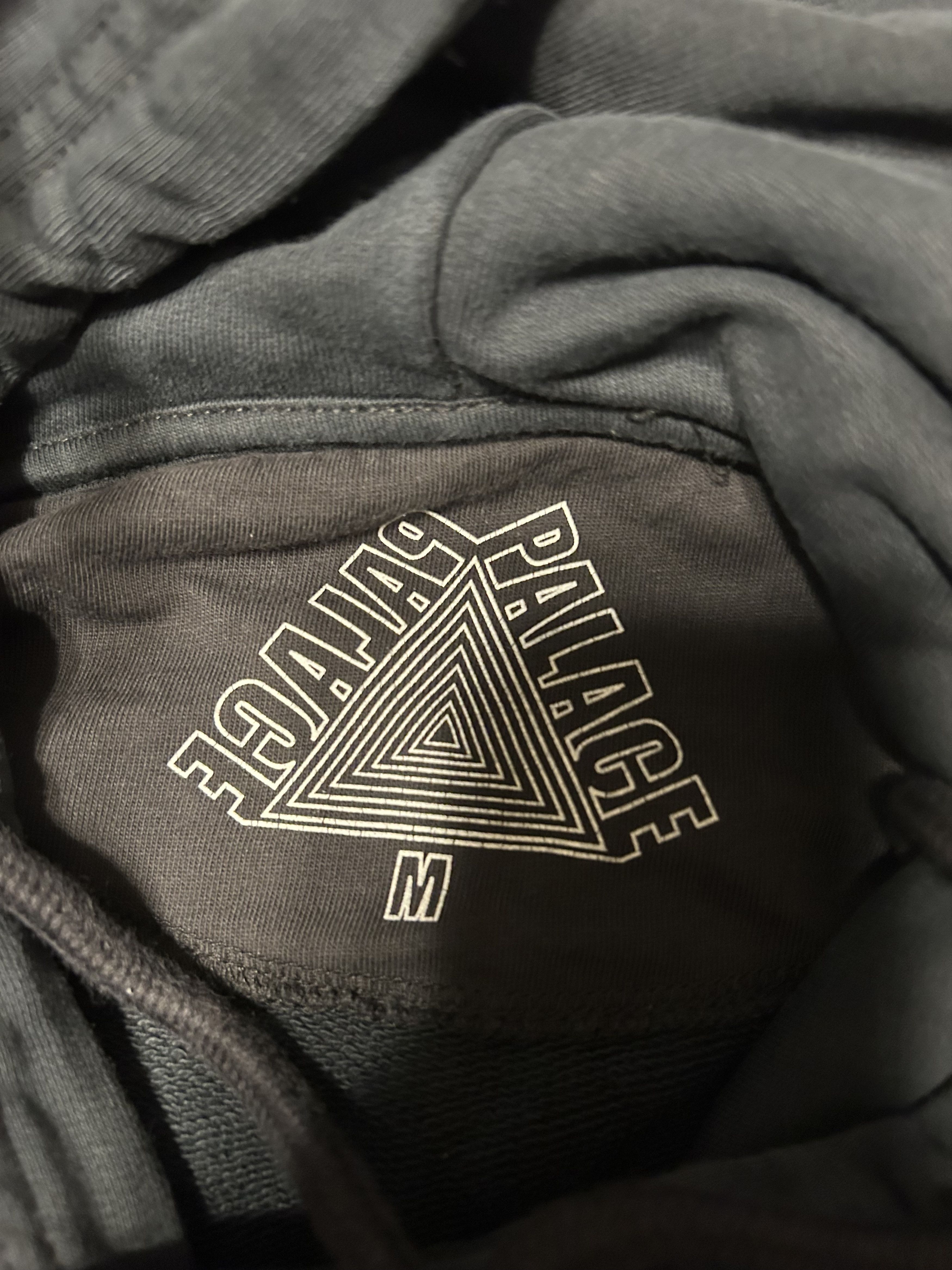 Palace Palace Tri-Flect Hood FW17 Black — Medium Size US M / EU 48-50 / 2 - 4 Thumbnail