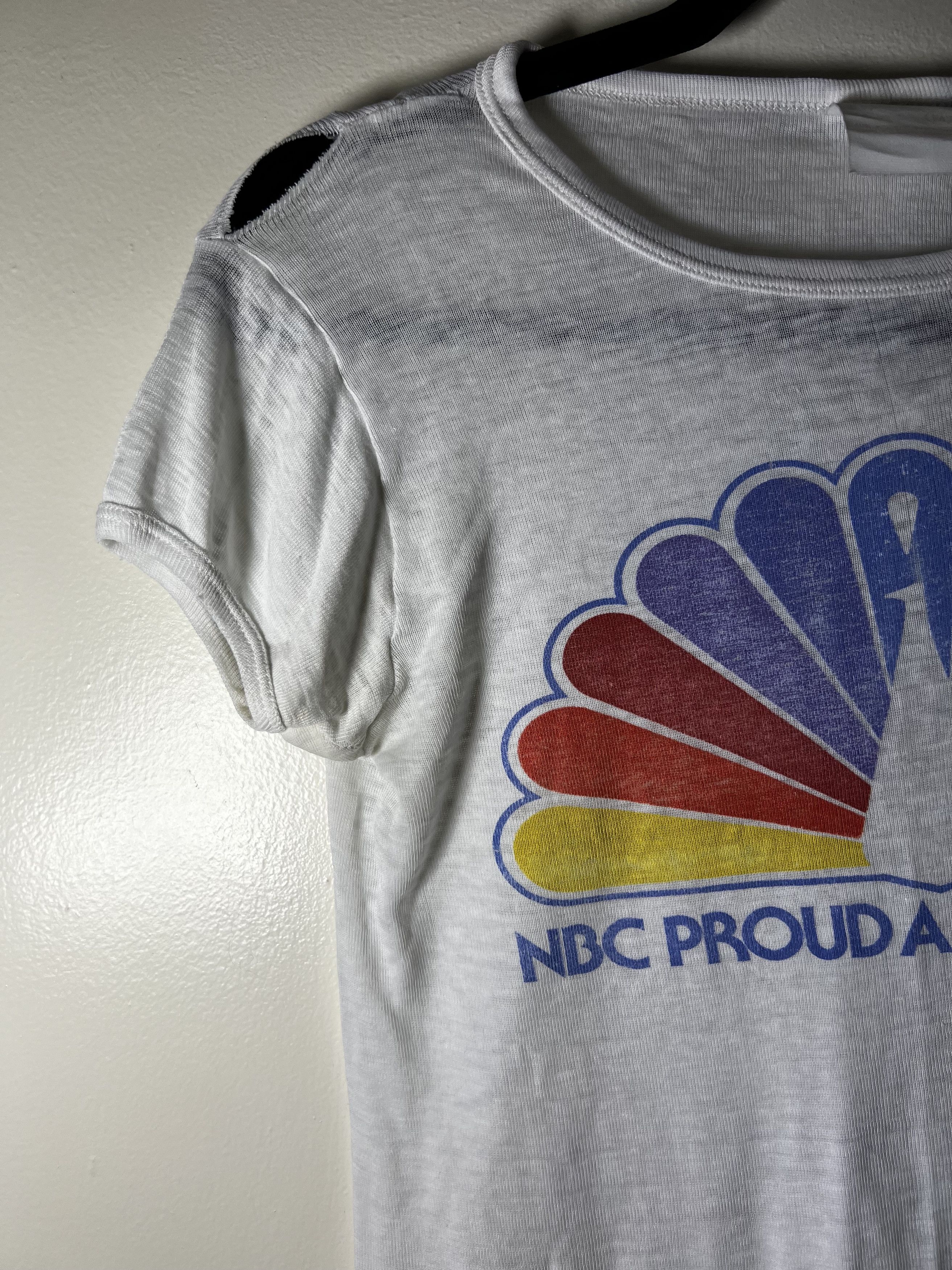 Vintage Vintage 1980's NBC Proud As A Peacock Logo T-Shirt Size M / US 6-8 / IT 42-44 - 3 Thumbnail