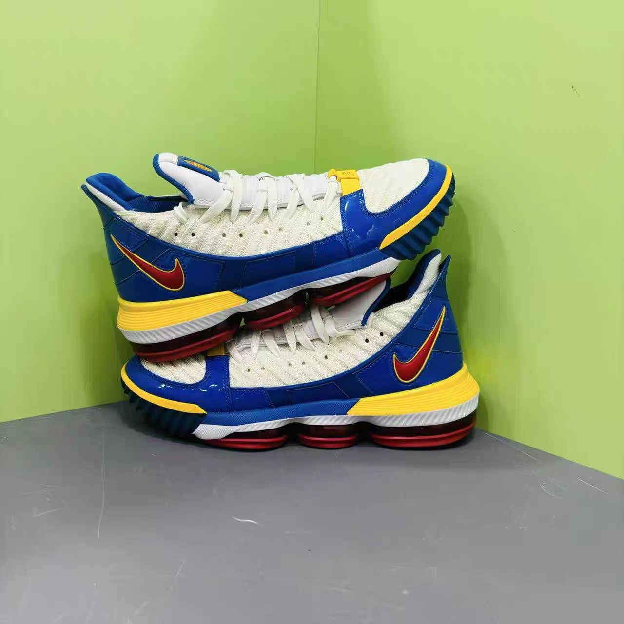 Nike Nike LeBron 16 "SuperBron" K15 Size US 10 / EU 43 - 4 Thumbnail