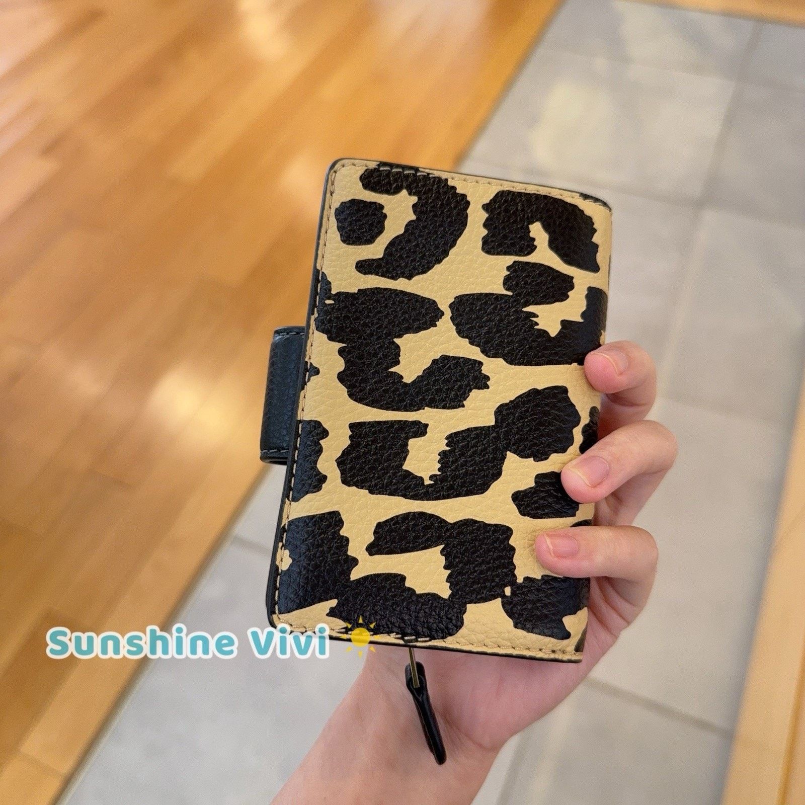 Coach NWT Coach Medium Corner Zip Wallet Gold/Leopard CBT25 Size ONE SIZE - 3 Thumbnail