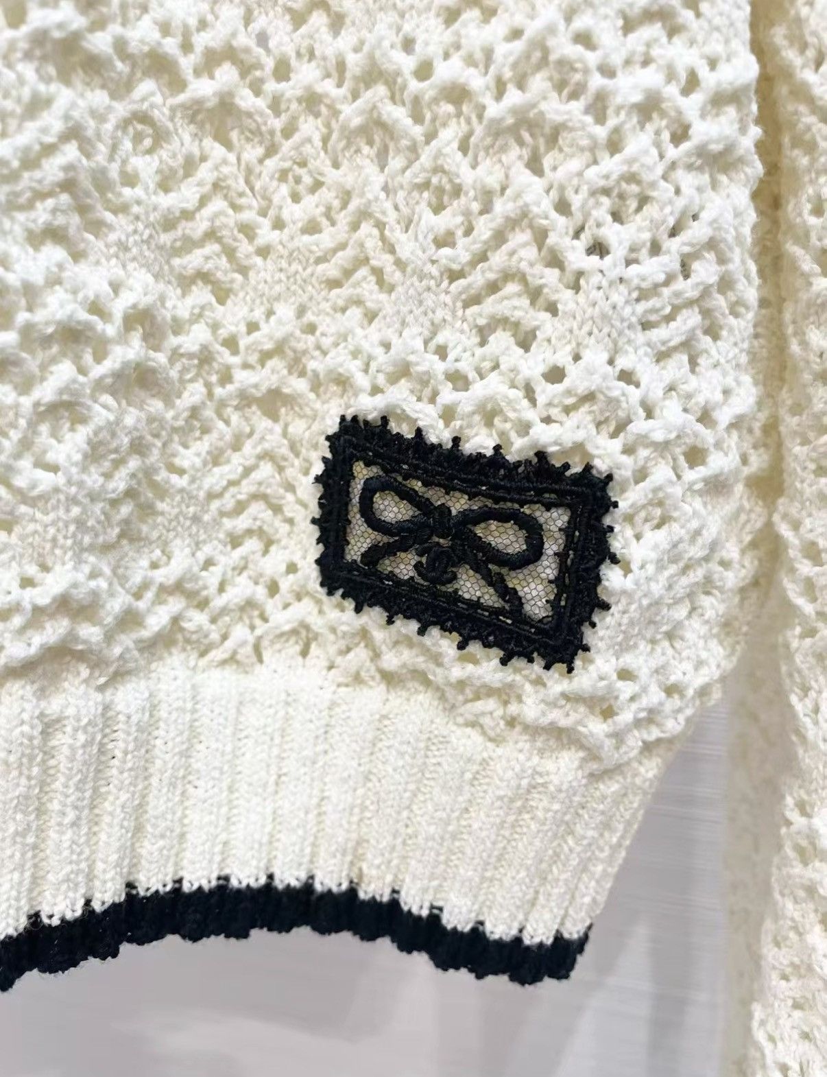 Chanel Chanel 24P Ivory Crochet Knit Pullover Sweater J33 Size XS / US 0-2 / IT 36-38 - 4 Thumbnail