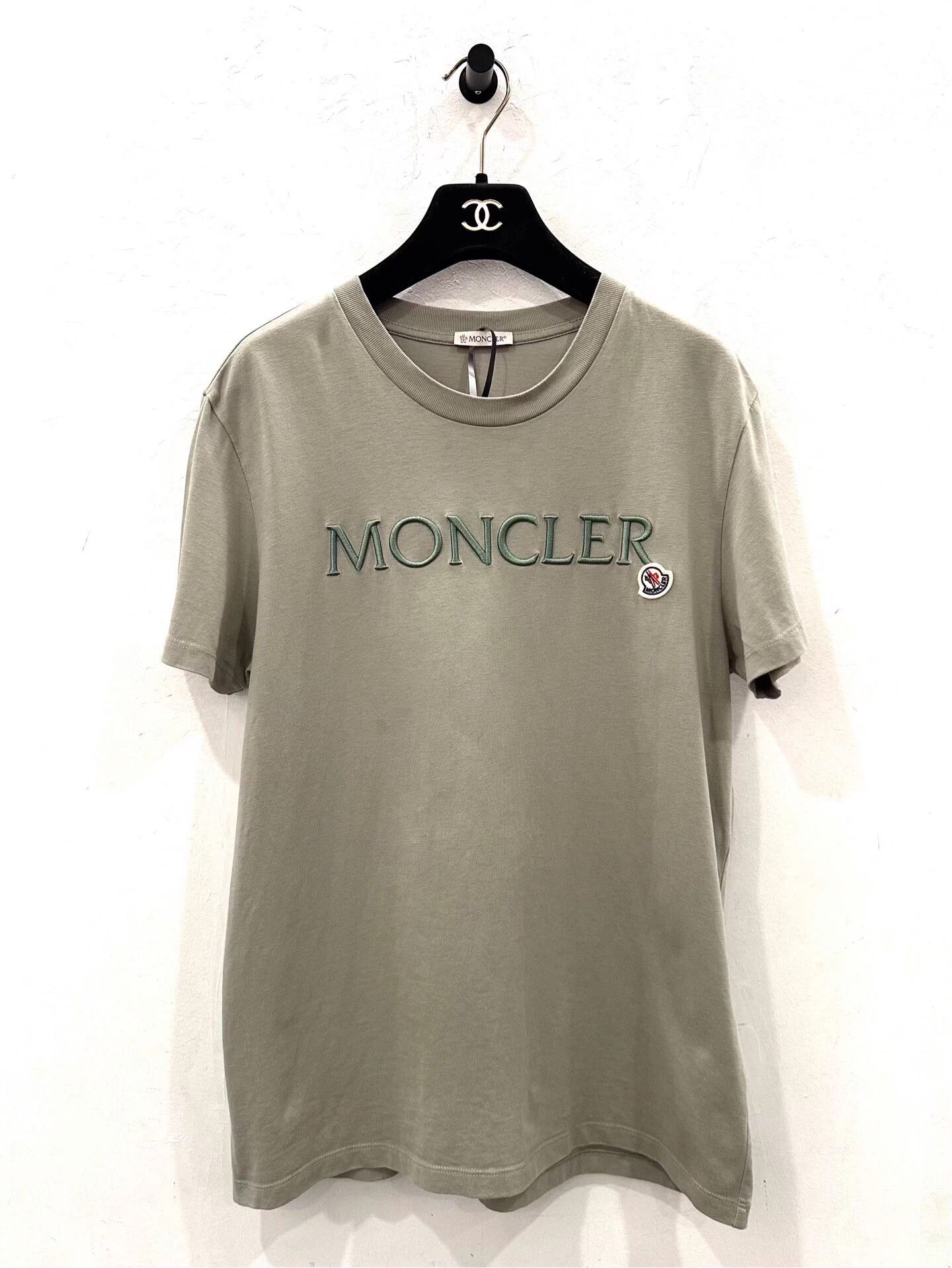 Moncler Moncler Men's Pale Green Embroidered Logo Short Sleeve Tee L Size US L / EU 52-54 / 3 - 1 Thumbnail
