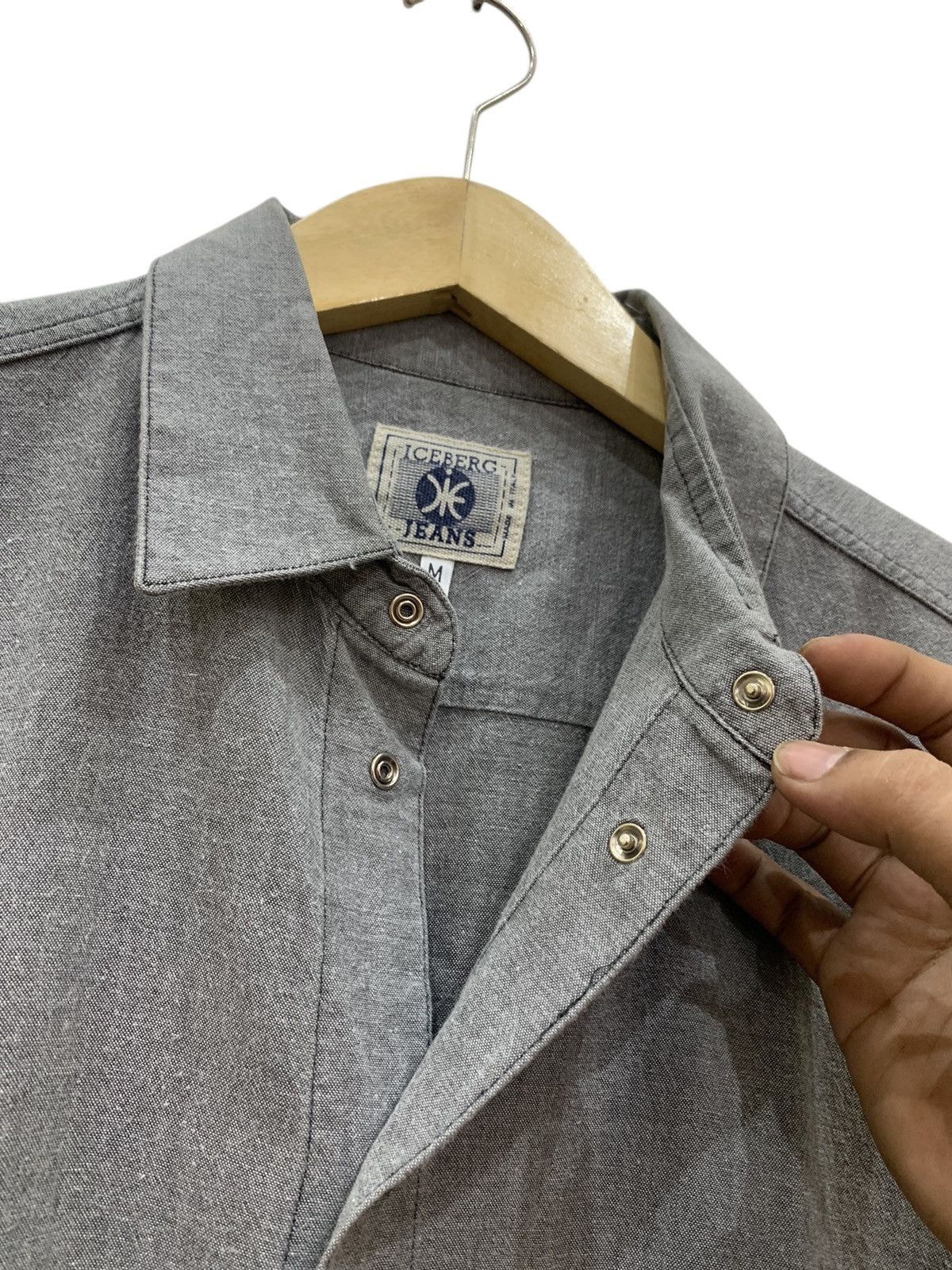 Iceberg × Vintage 🔥Vintage 90s Iceberg button shirt Size US M / EU 48-50 / 2 - 6 Thumbnail