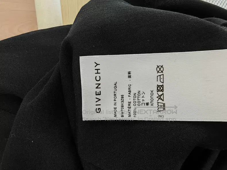 Givenchy Givenchy short sleeves Size US S / EU 44-46 / 1 - 7 Thumbnail