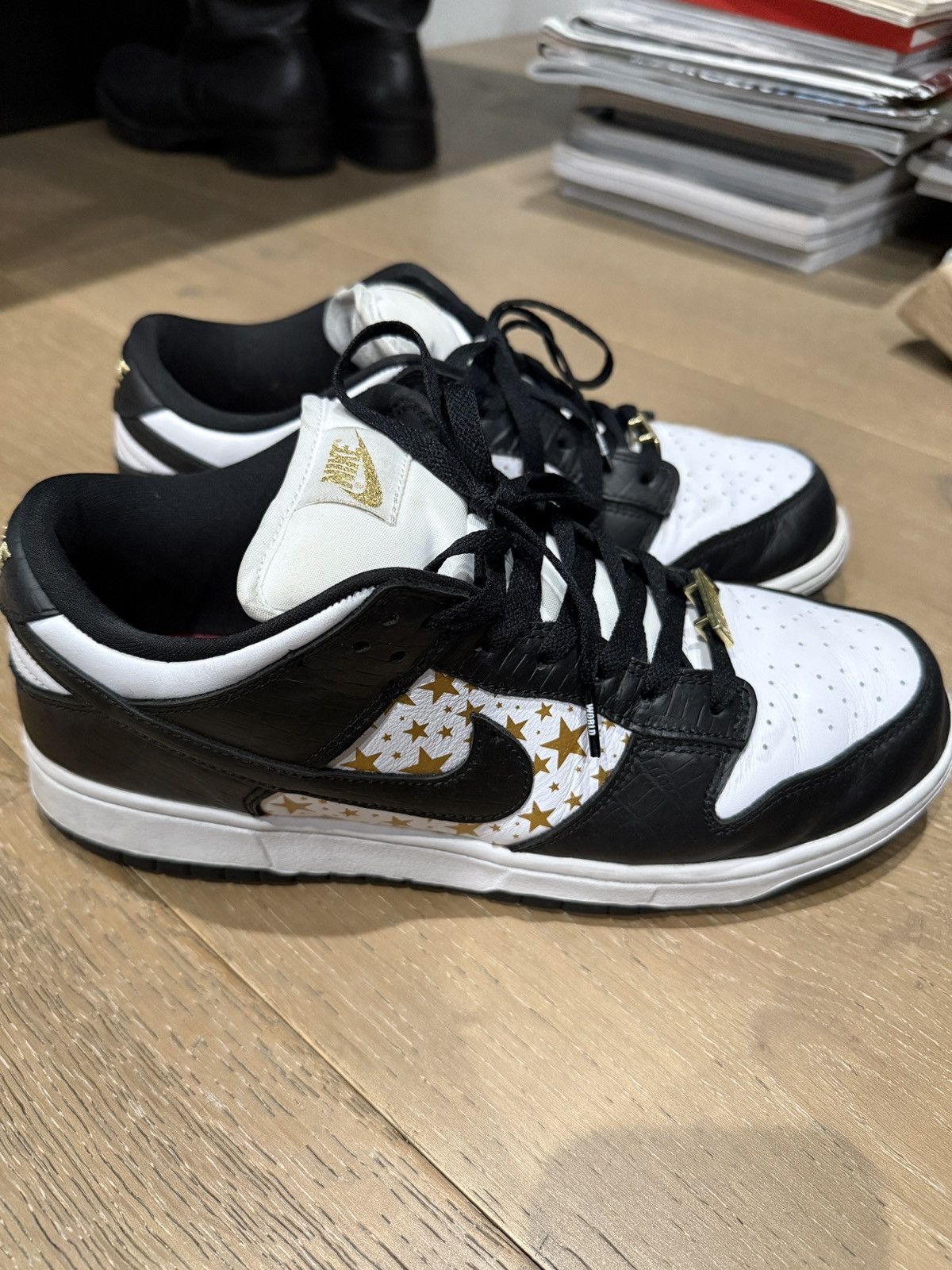 Nike × Supreme Supreme x Nike SB dunk low OG Size US 10 / EU 43 - 1 Thumbnail