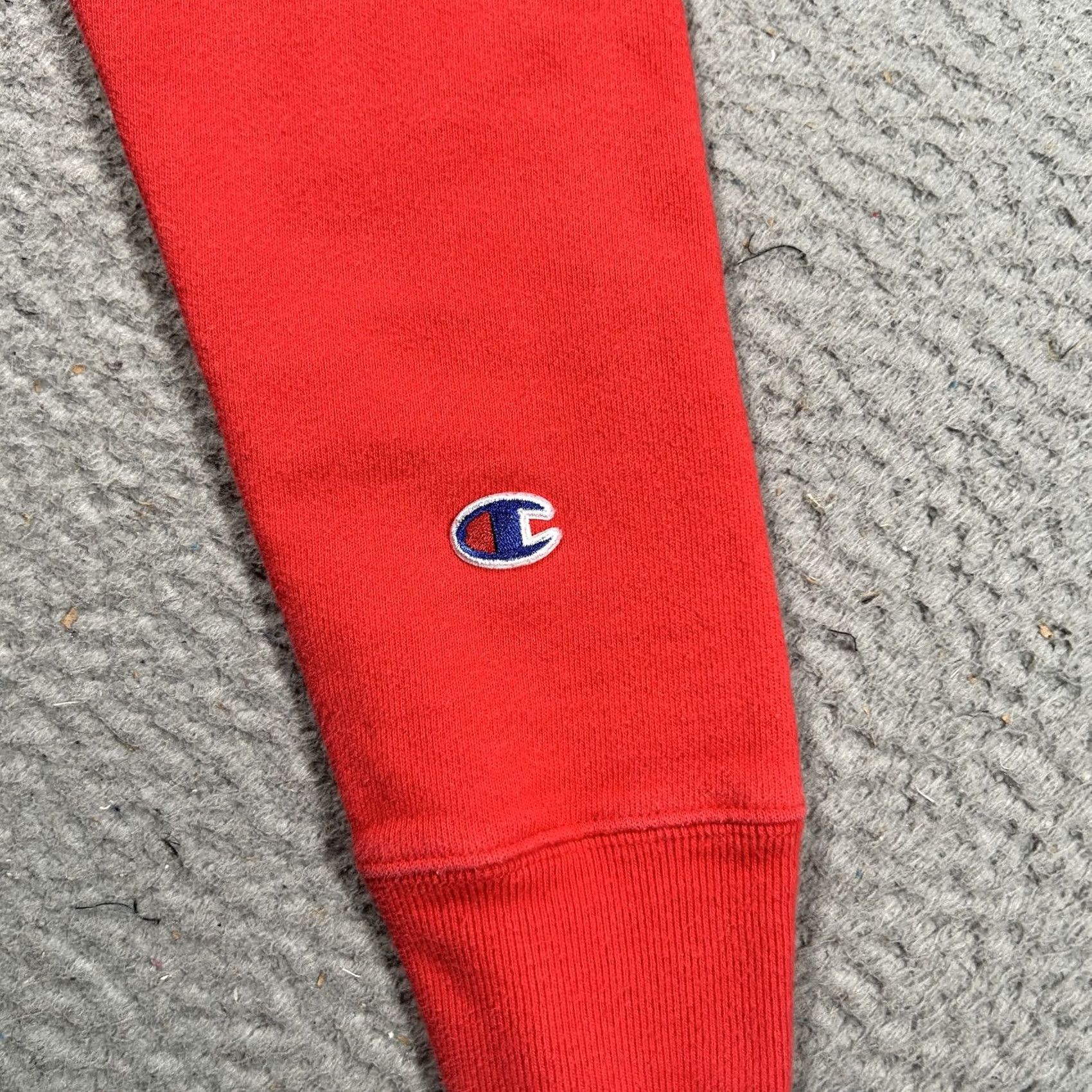 Champion Champion Reverse Weave Sweatshirt Mens Small Crewneck Pullover Embroidered Logo Red Cotton Polyester Fleece Heavyweight All Seasons Size US S / EU 44-46 / 1 - 6 Thumbnail