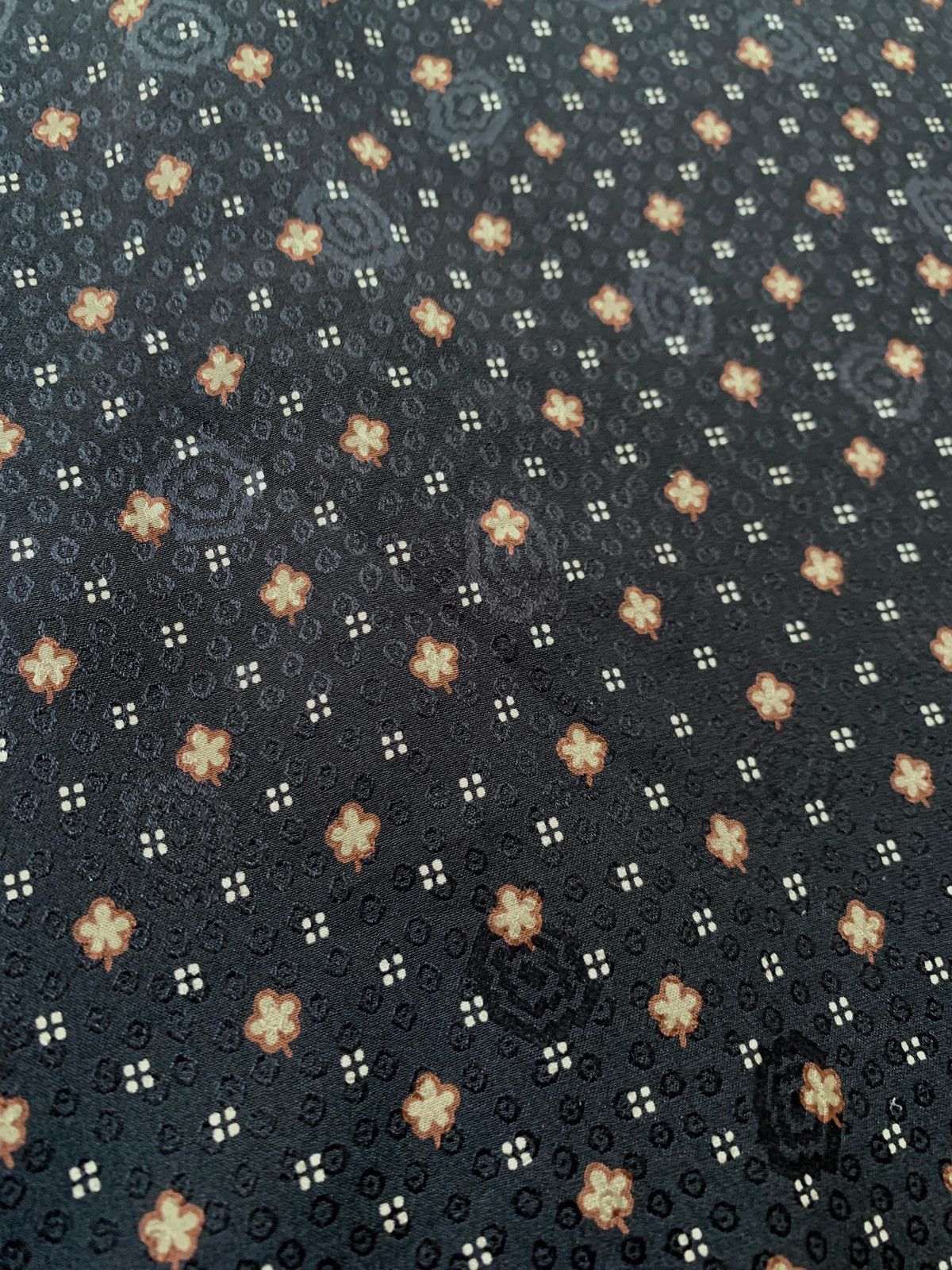 Gucci FREE TAX! 90s Printed Silk Shirt Size US M / EU 48-50 / 2 - 6 Thumbnail