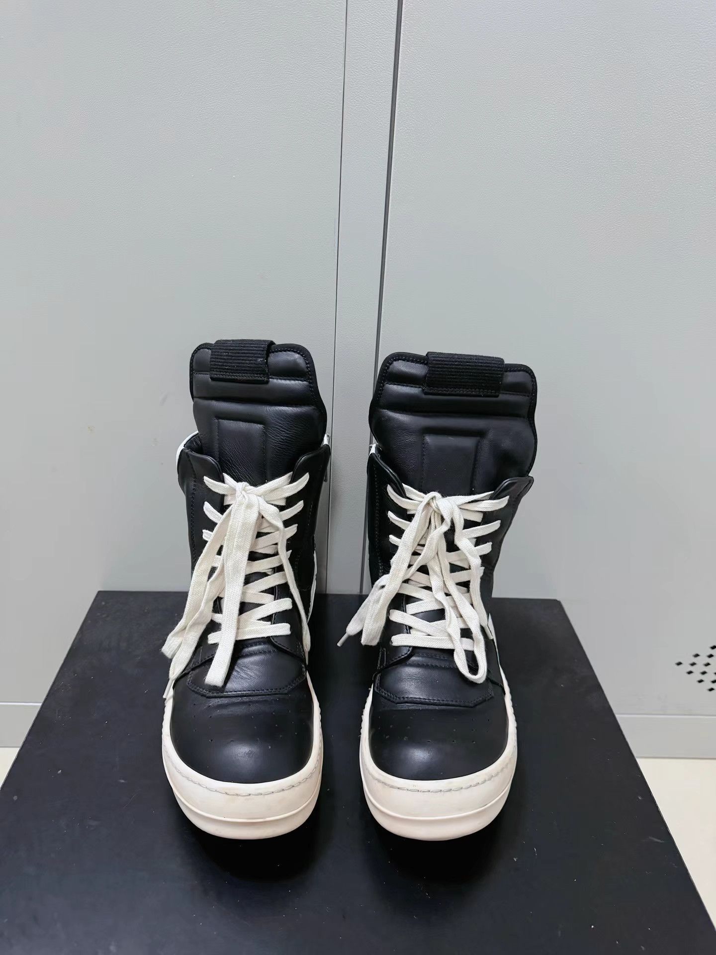 Rick Owens Rick Owens black and white leather casual shoes Size US 7 / IT 37 - 2 Thumbnail