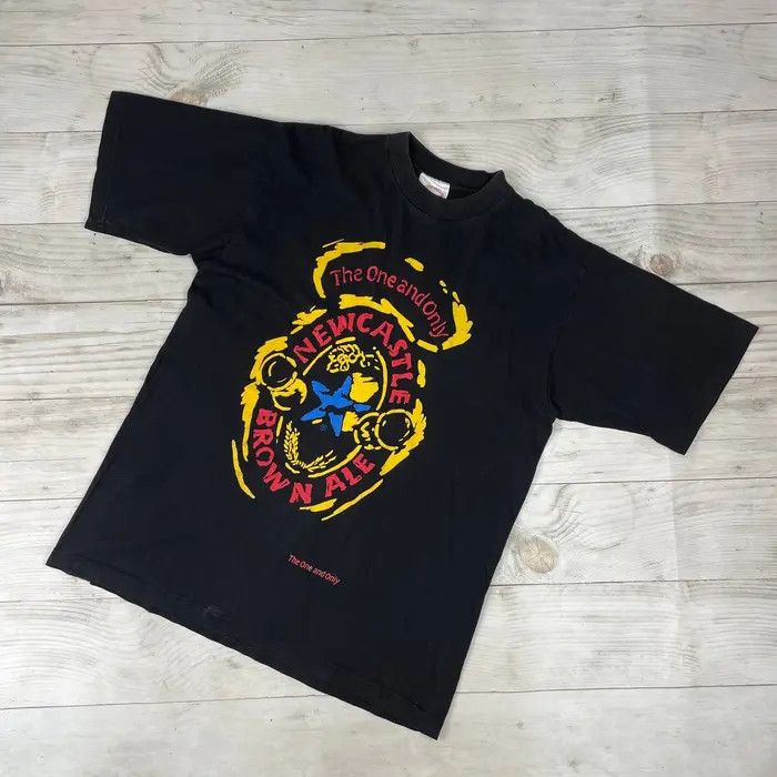 Vintage Vintage New Castle Beer Brown Ale T Shirt 90s Size US XL / EU 56 / 4 - 1 Thumbnail