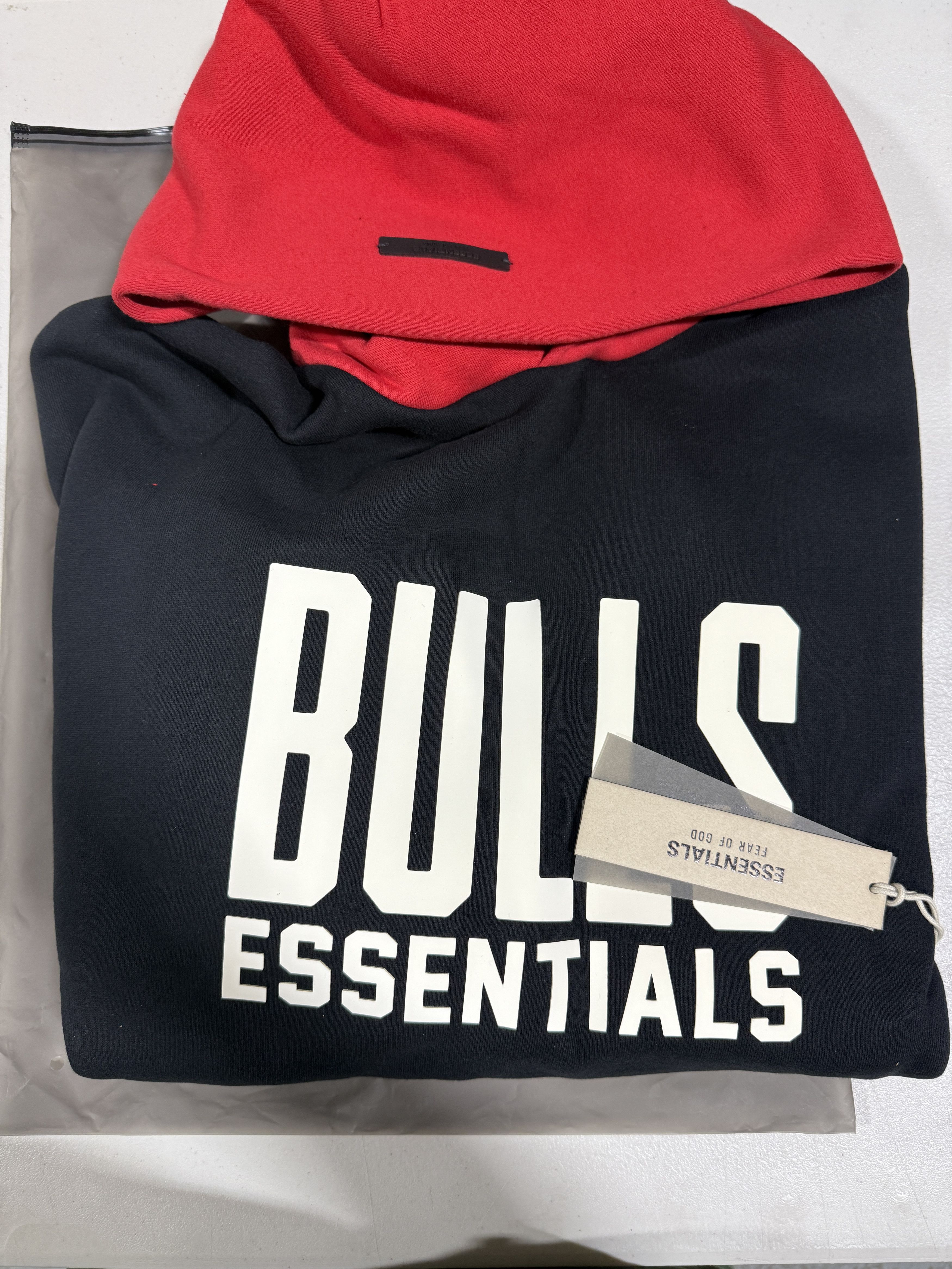 Fear of God × NBA Fear of God Essentials NBA Bulls Hoodie Black/Red XS Size US XS / EU 42 / 0 - 4 Thumbnail